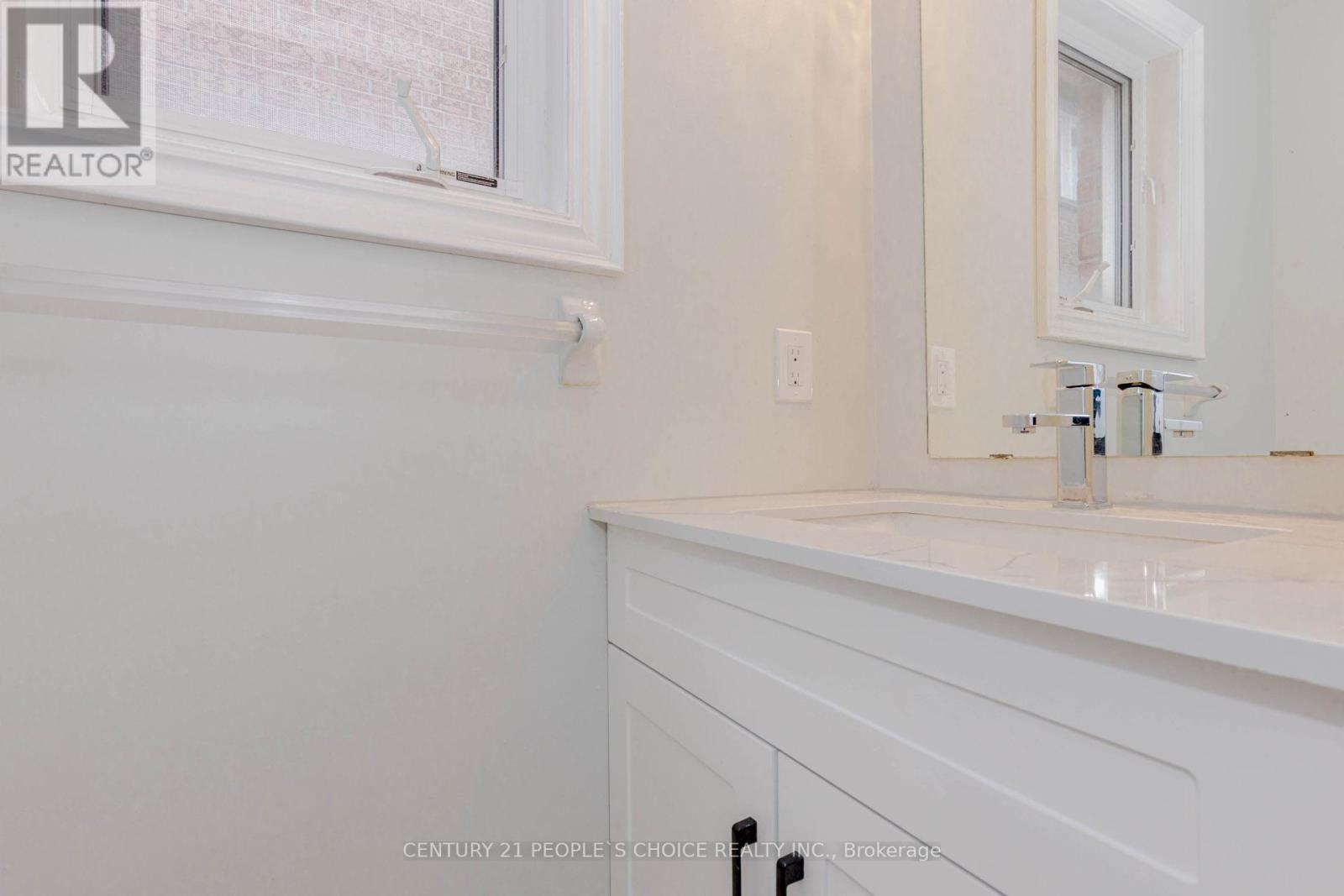 Main - 5844 Gant Crescent, Mississauga, Ontario  L5V 2T5 - Photo 23 - W12766942