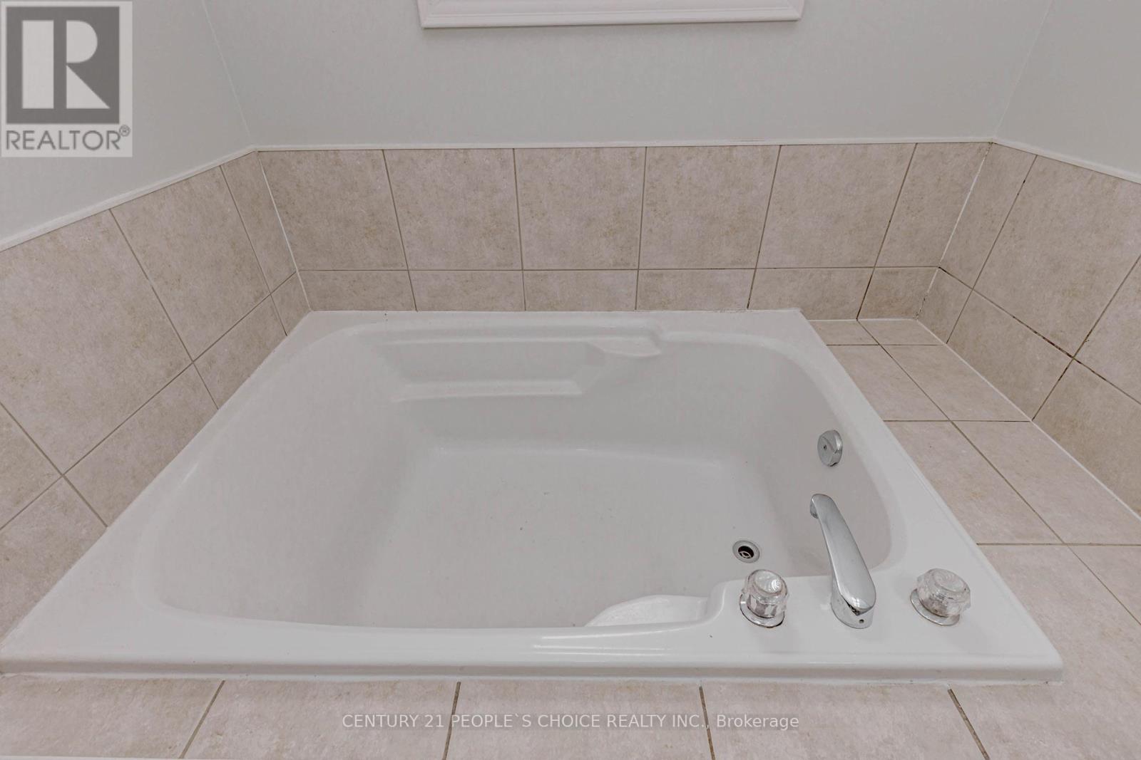 Main - 5844 Gant Crescent, Mississauga, Ontario  L5V 2T5 - Photo 34 - W12766942