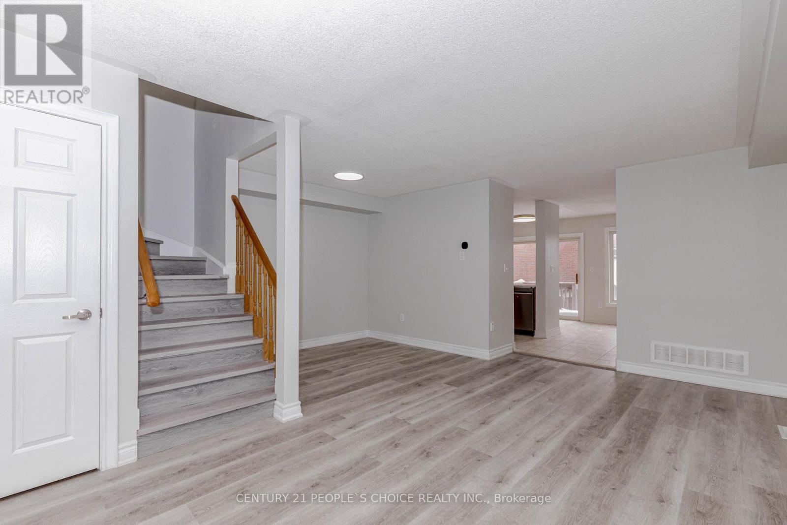 Main - 5844 Gant Crescent, Mississauga, Ontario  L5V 2T5 - Photo 7 - W12766942