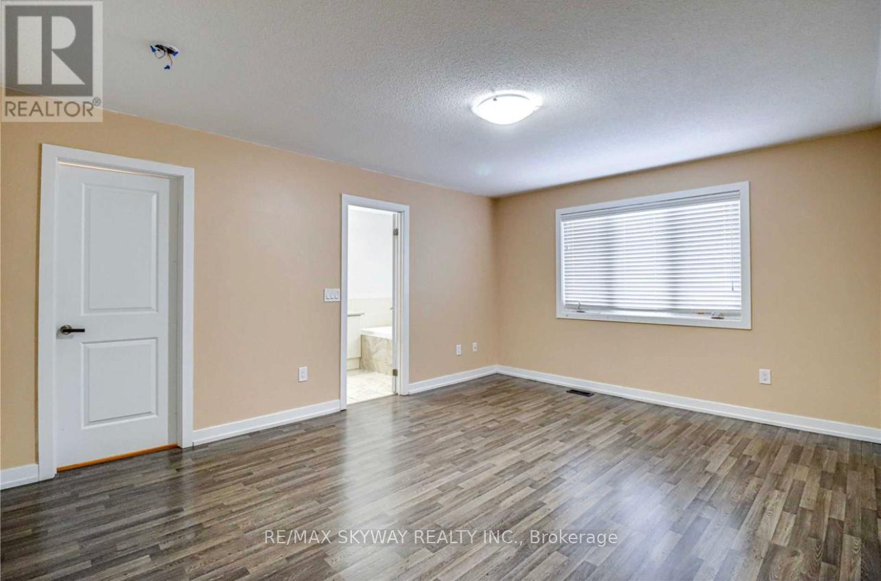 25 Zamek Street, Brampton, Ontario  L6R 3V3 - Photo 9 - W12766960