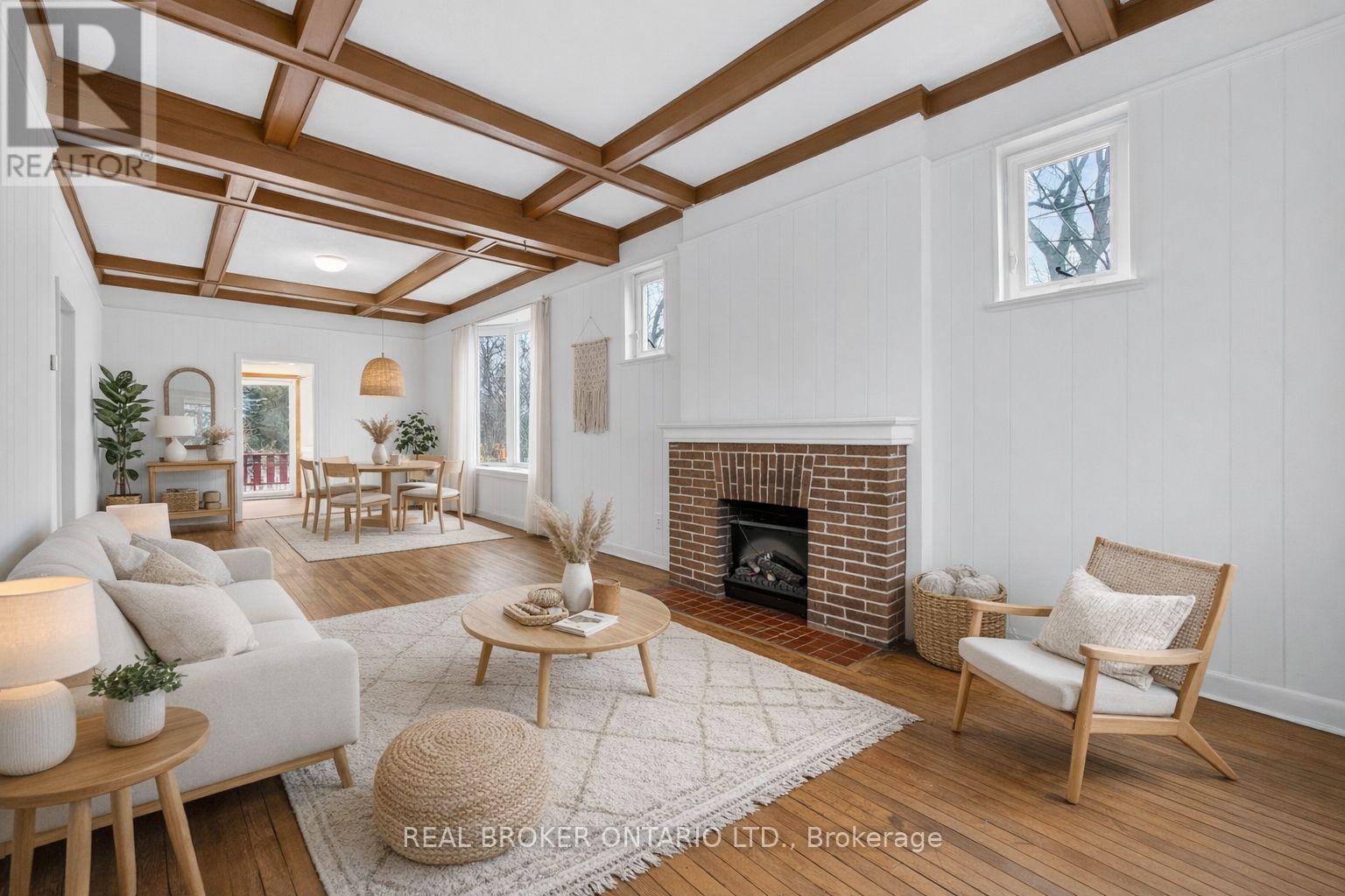 2585 LAKESHORE BOULEVARD W, Toronto, Ontario