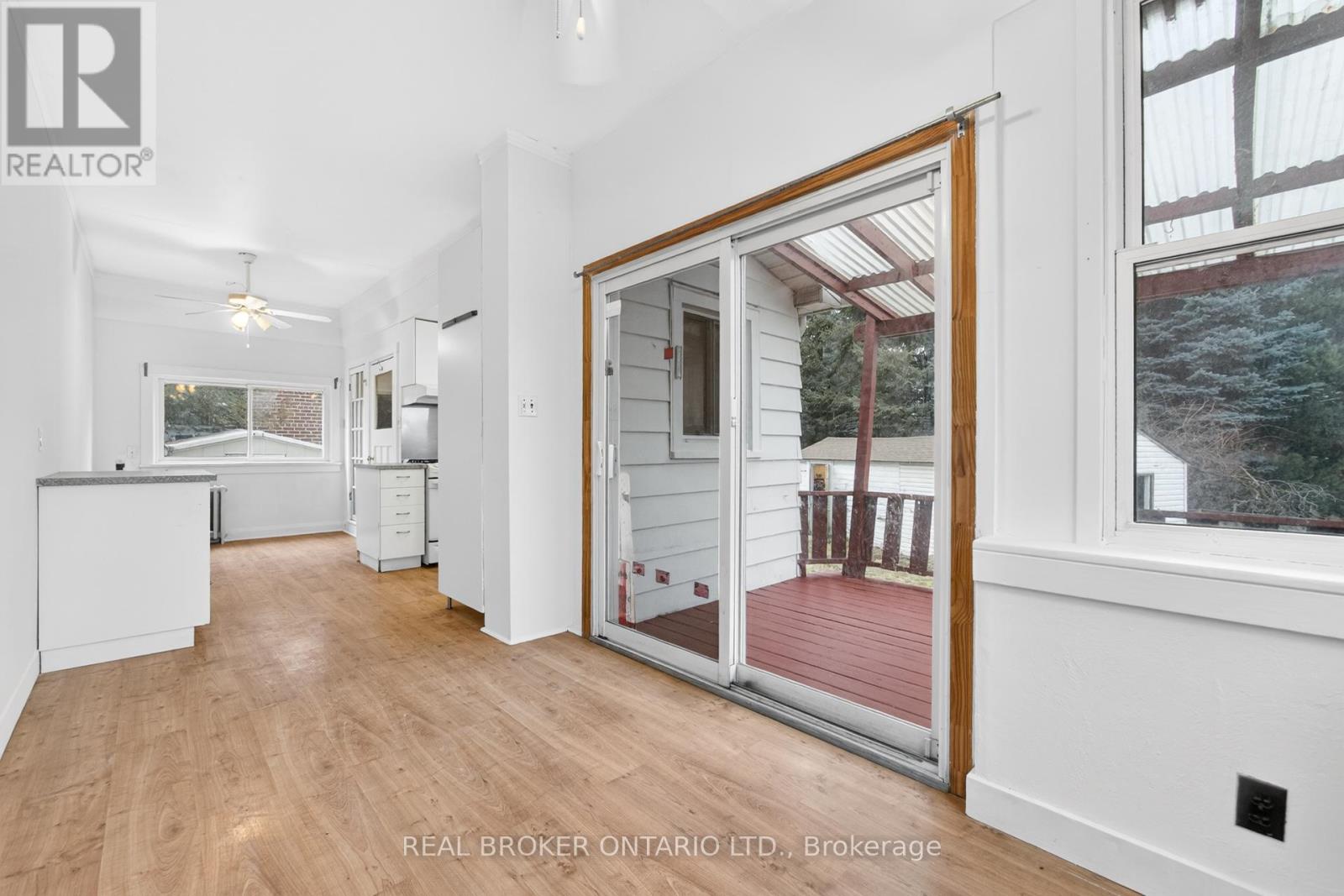 2585 Lakeshore Boulevard W, Toronto, Ontario  M8V 1G3 - Photo 14 - W12766978