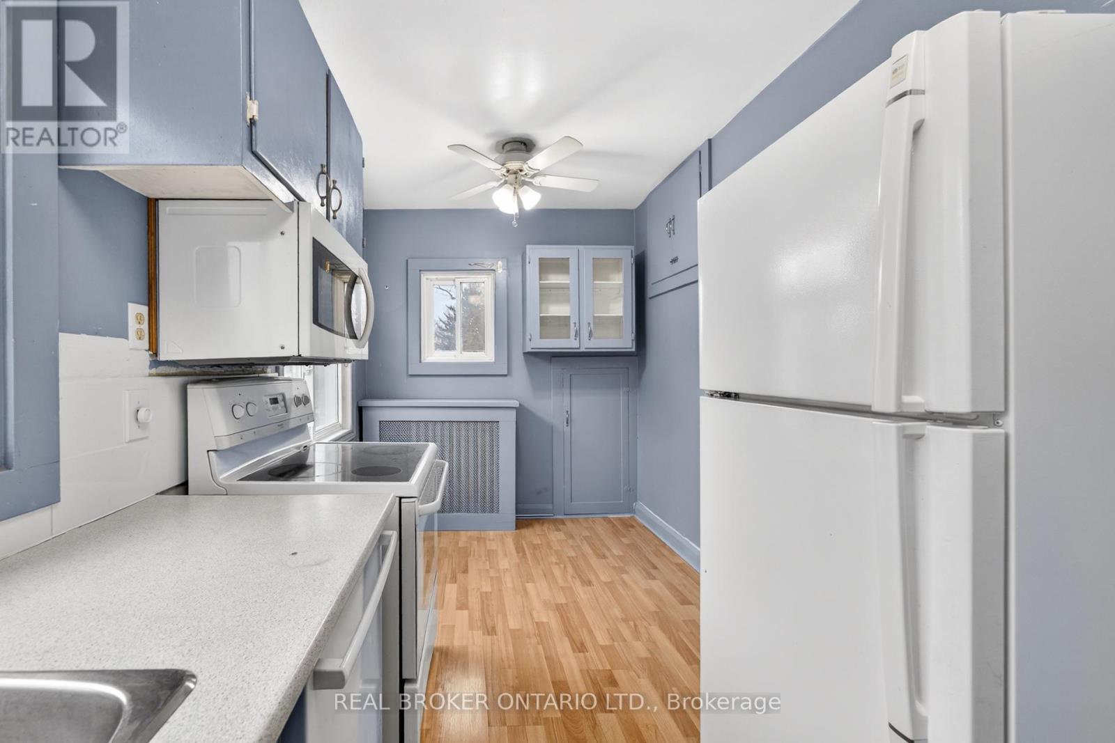 2585 Lakeshore Boulevard W, Toronto, Ontario  M8V 1G3 - Photo 30 - W12766978