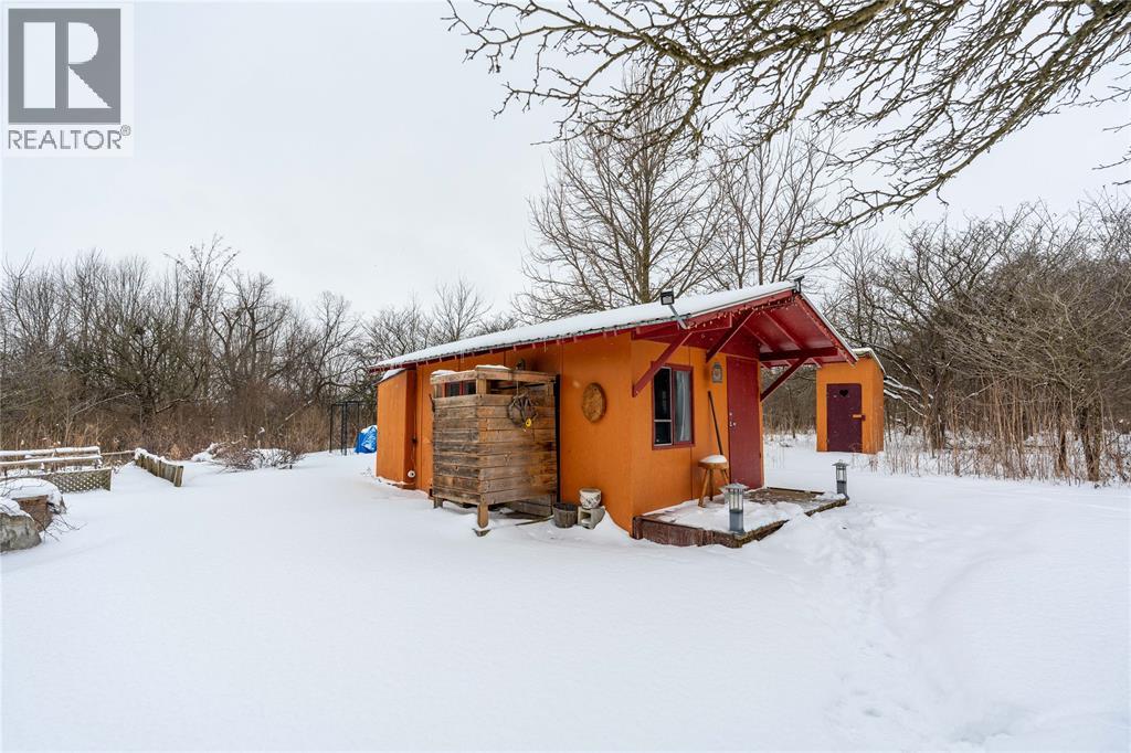 2302 Mccallum Line, Sombra, Ontario  N0P 2R0 - Photo 25 - 26002696