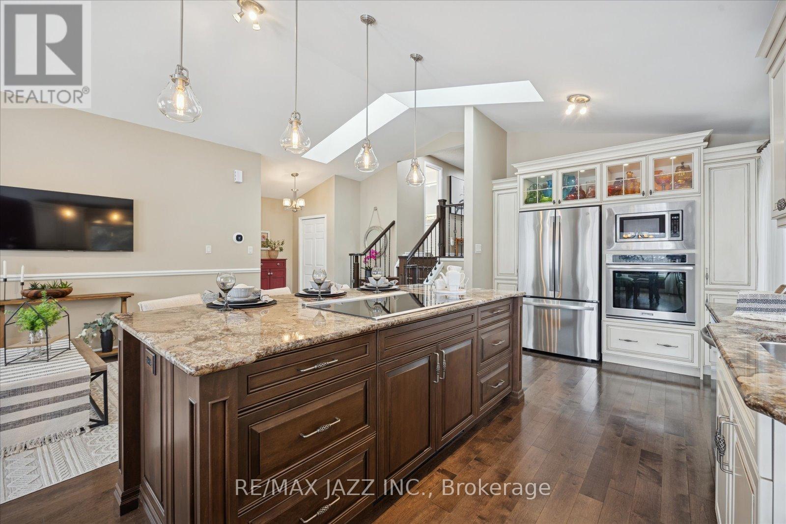 768 Apple Valley Lane, Oshawa, Ontario  L1J 7R4 - Photo 7 - E12767160