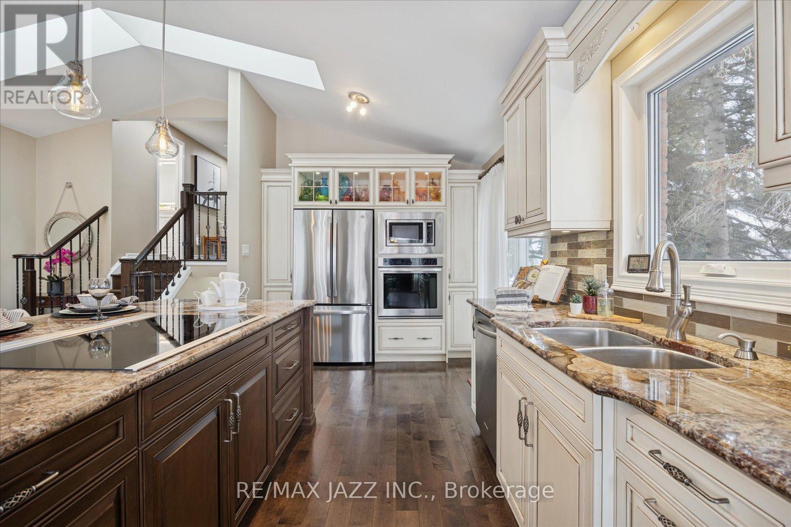 768 Apple Valley Lane, Oshawa, Ontario  L1J 7R4 - Photo 8 - E12767160