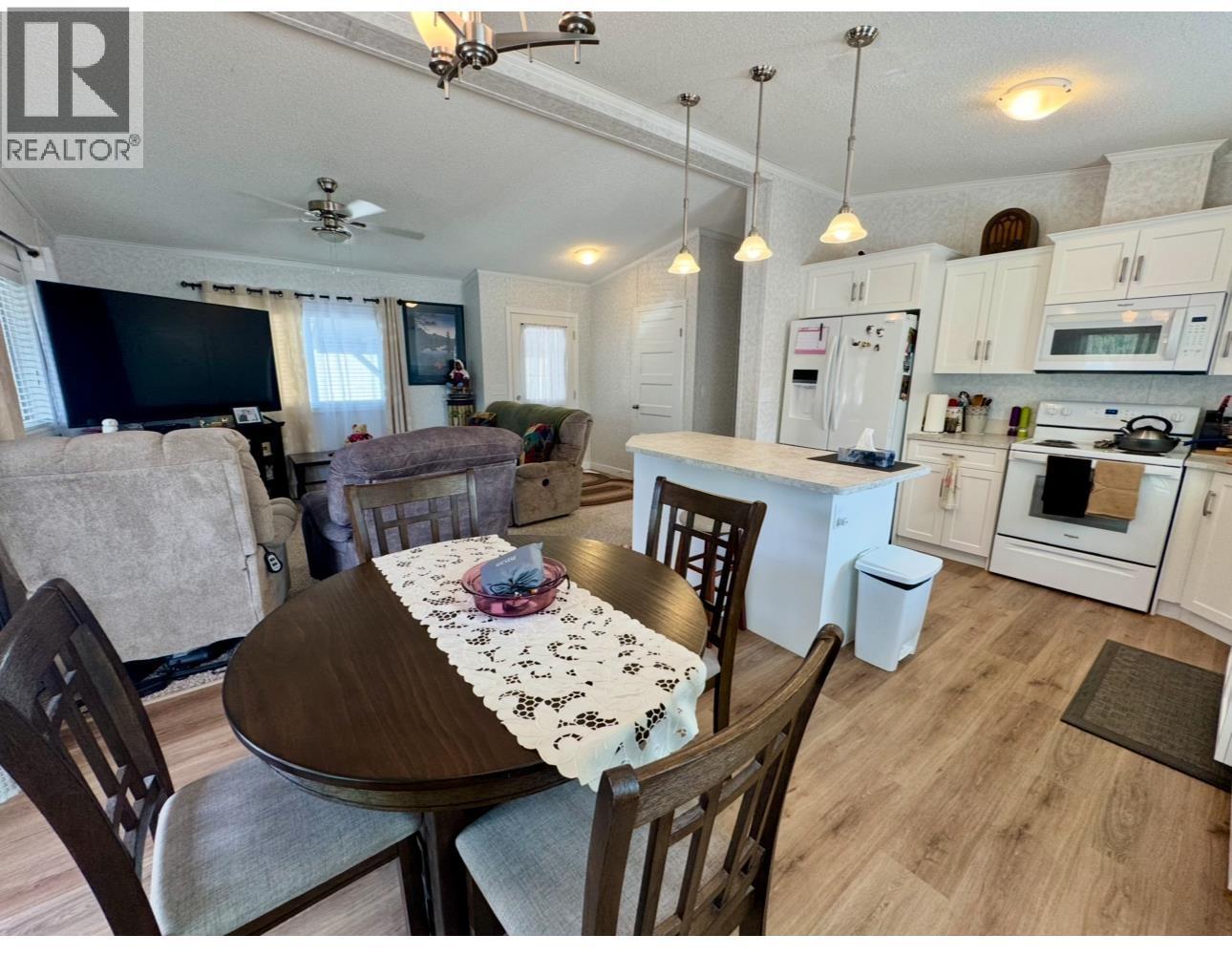 56 3001 N Mackenzie Avenue, Williams Lake, British Columbia  V2G 3N9 - Photo 2 - R3087448