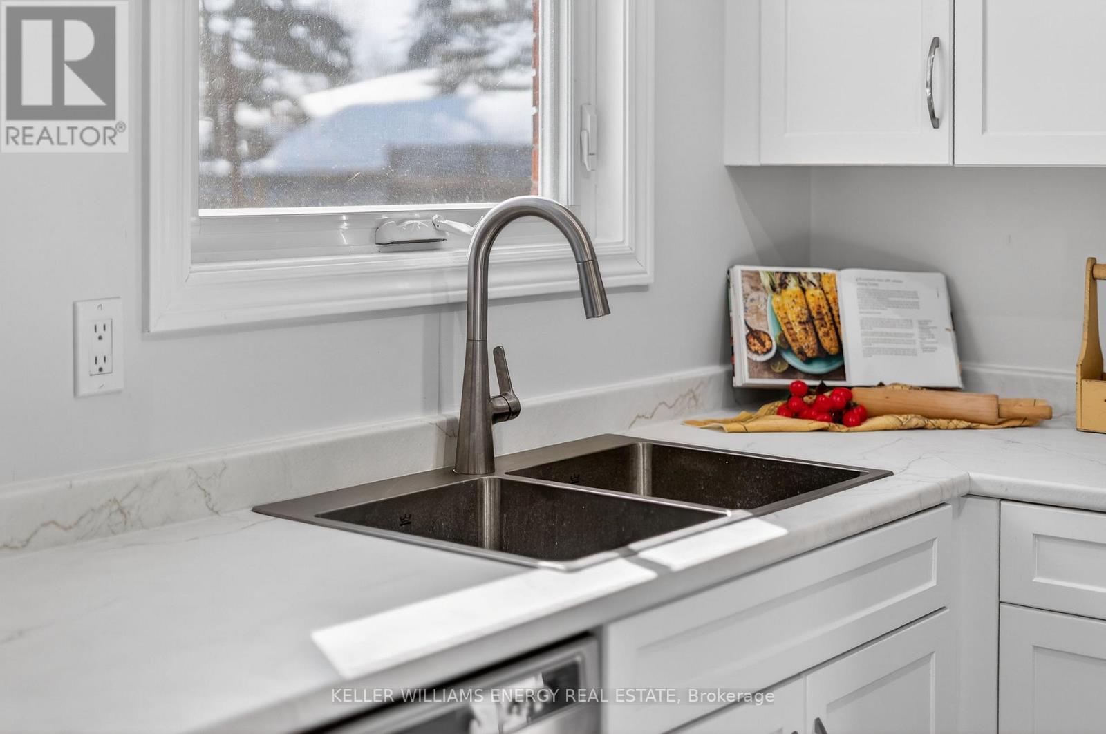 40 Robertson Lane, Belleville, Ontario  K8P 4C3 - Photo 12 - X12767148