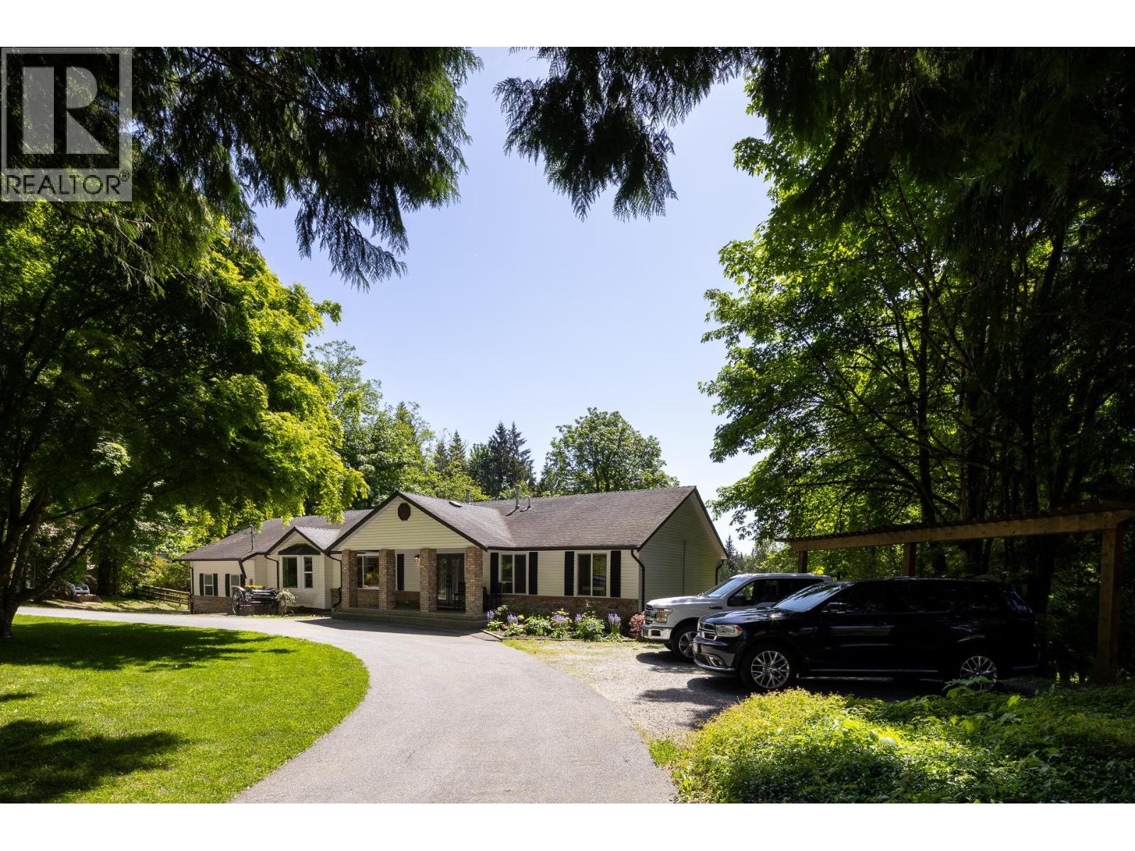 27454 110 Avenue, Maple Ridge, British Columbia  V2W 1P5 - Photo 2 - R3086976