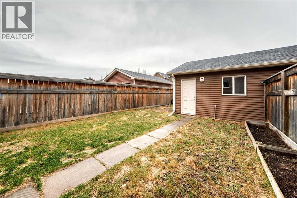 16 Fireside Way, Cochrane, Alberta  t4c 0r1 - Photo 33 - A2271896