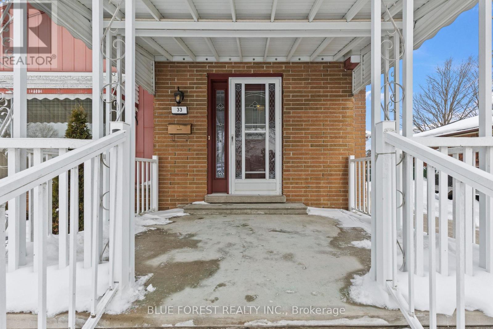 Photo 4 of 42 for 33 Cornell Crescent