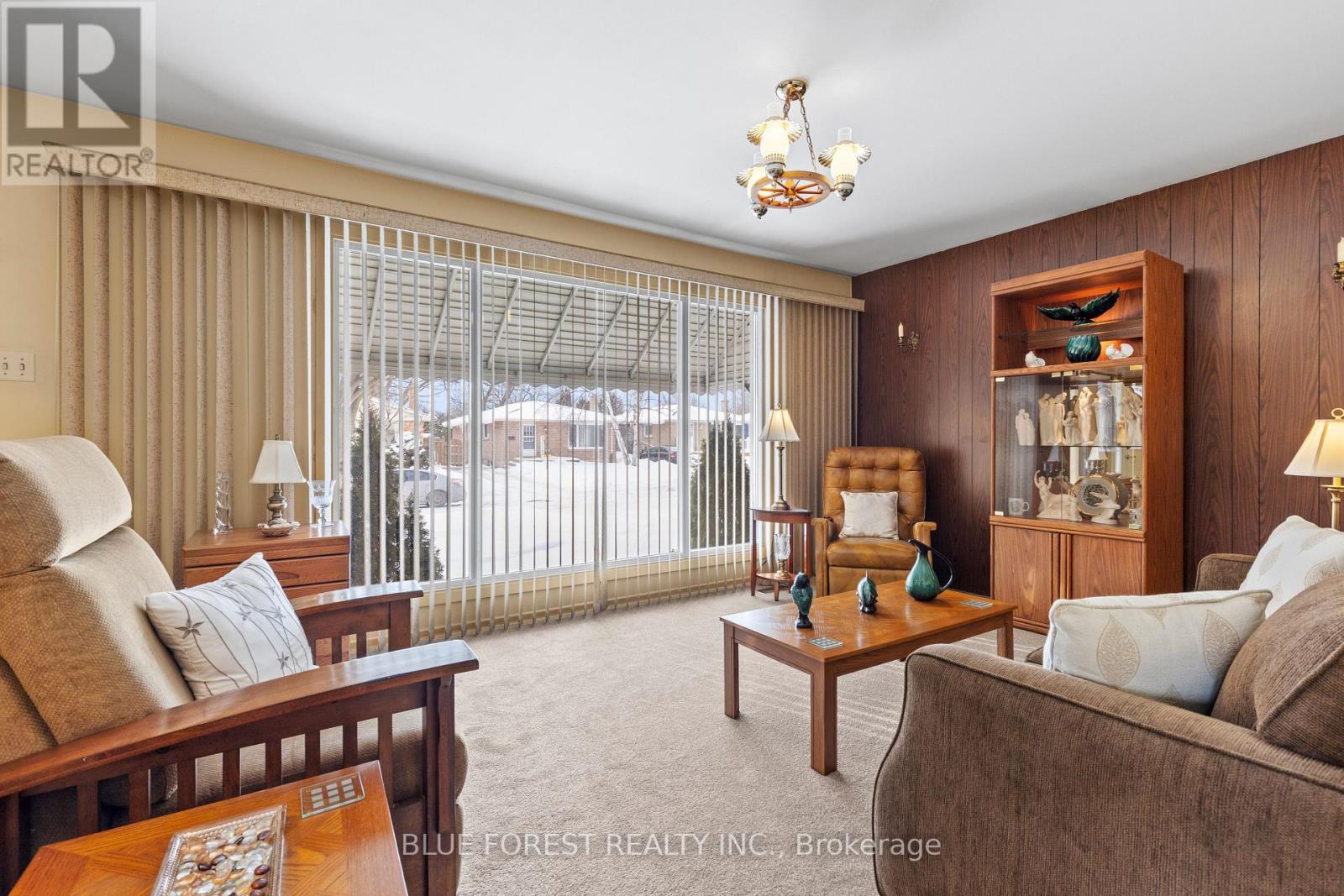 Photo 7 of 42 for 33 Cornell Crescent