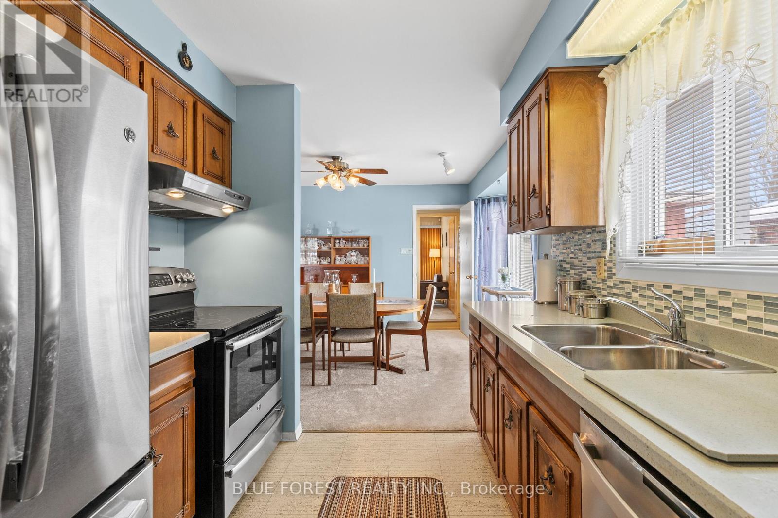 Photo 9 of 42 for 33 Cornell Crescent