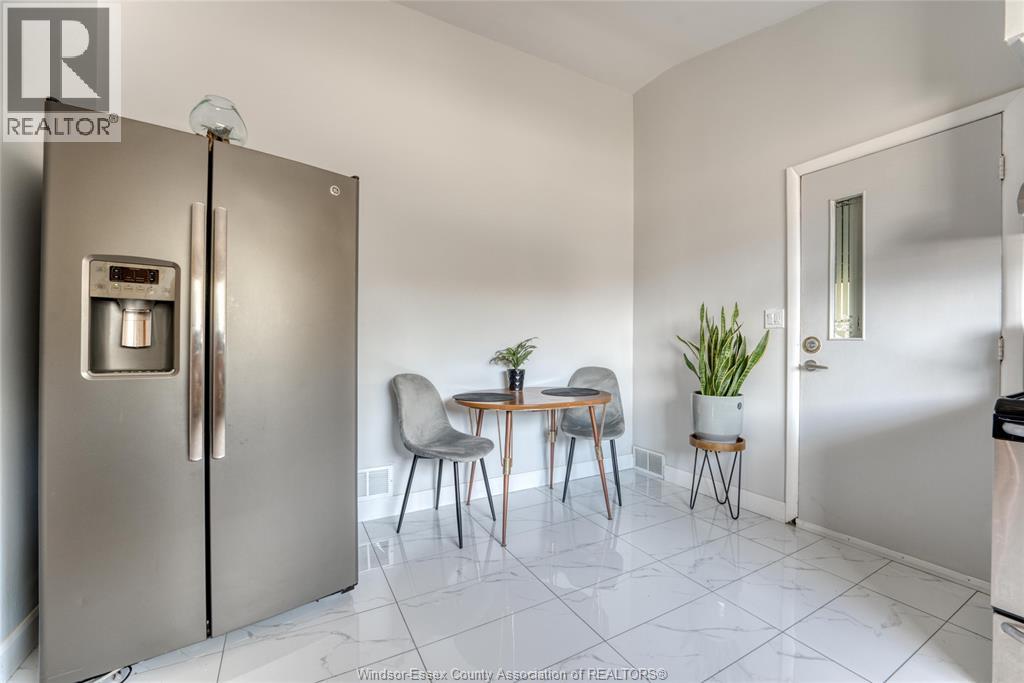 3790 Rockwell, Windsor, Ontario  N9E 2B2 - Photo 5 - 26002771
