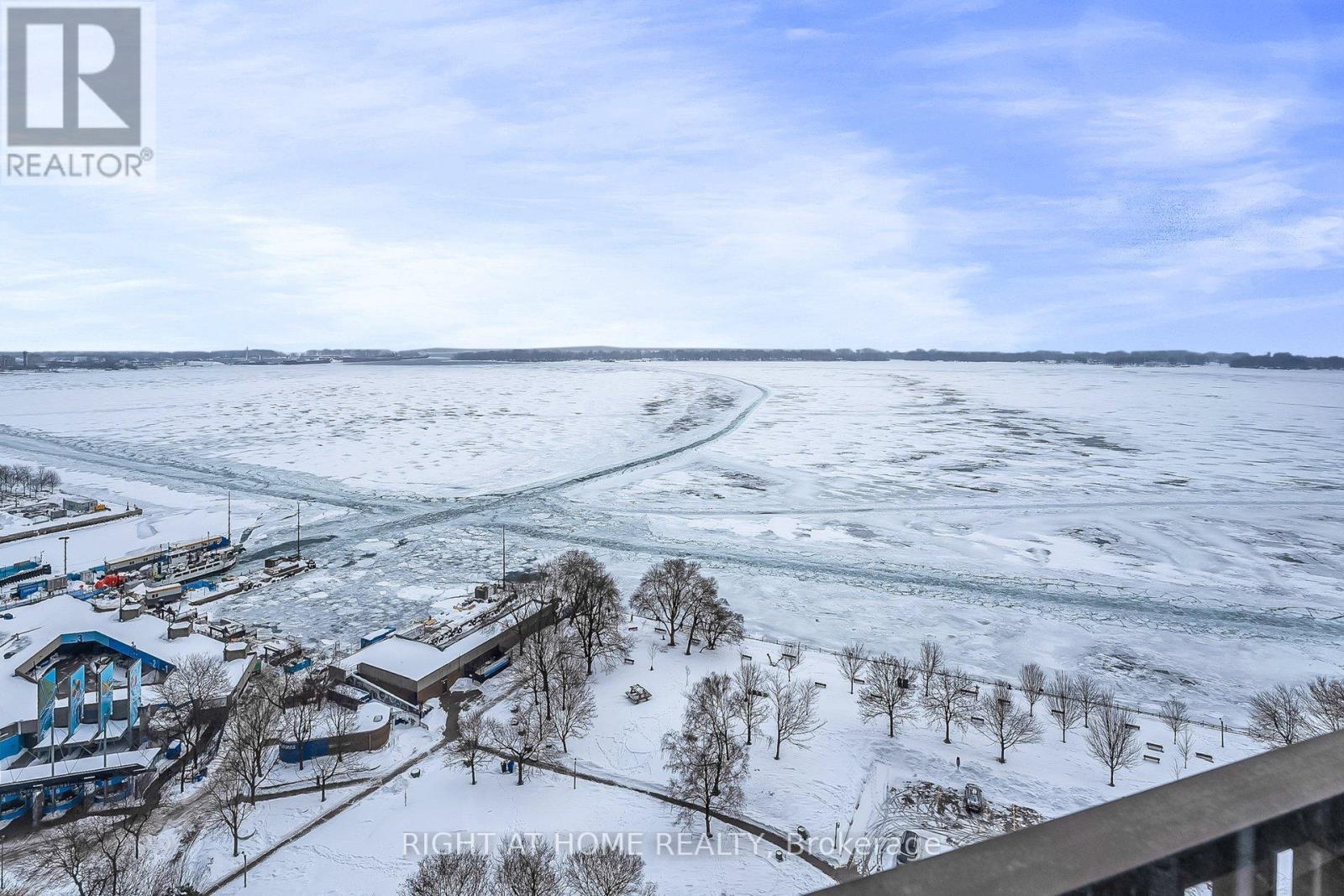 #2019 - 33 Harbour Square, Toronto (Waterfront Communities), Ontario  M5J 2G2 - Photo 11 - C12767028