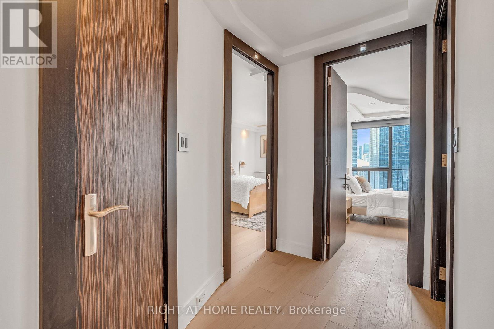 #2019 - 33 Harbour Square, Toronto (Waterfront Communities), Ontario  M5J 2G2 - Photo 17 - C12767028