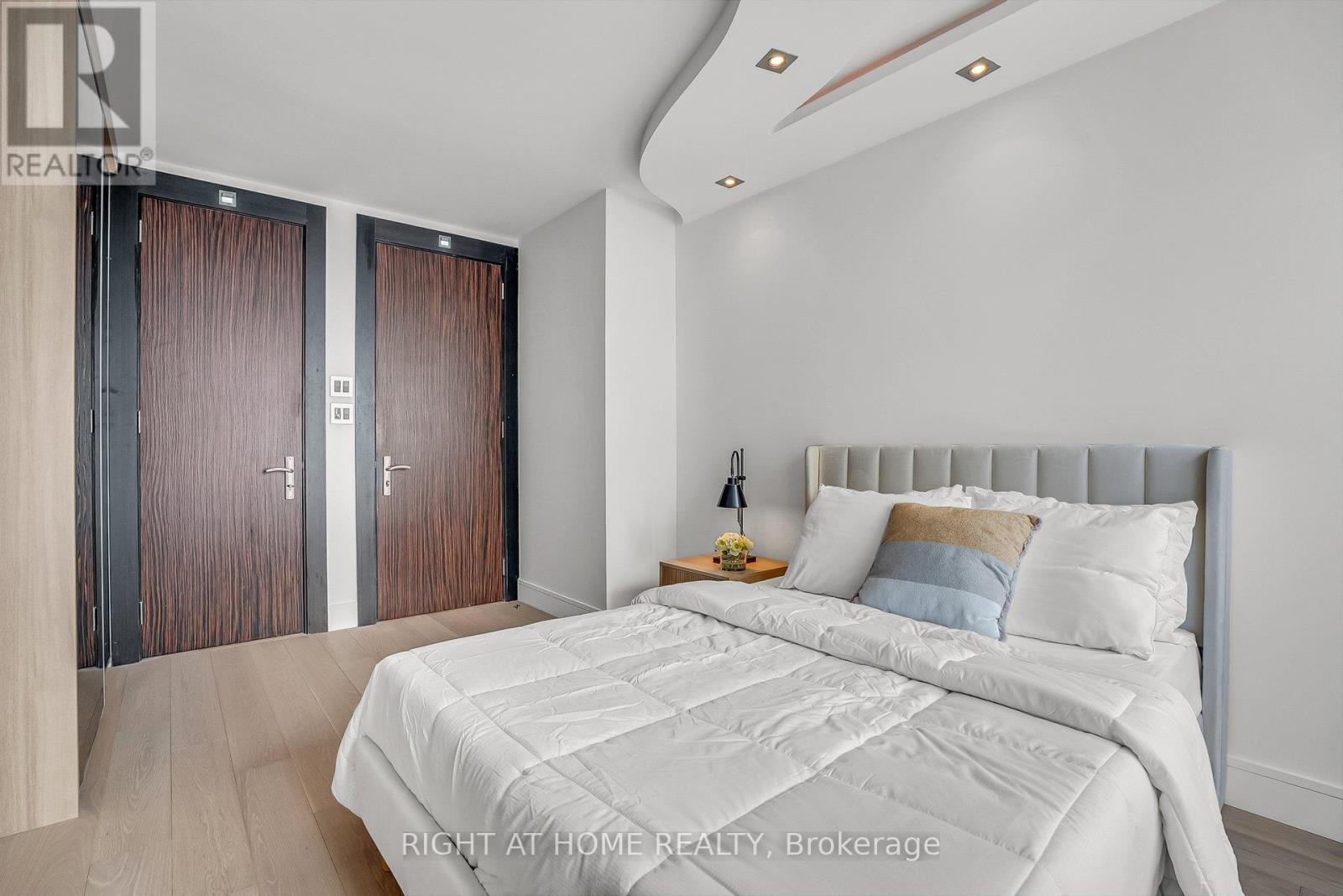 #2019 - 33 Harbour Square, Toronto (Waterfront Communities), Ontario  M5J 2G2 - Photo 25 - C12767028