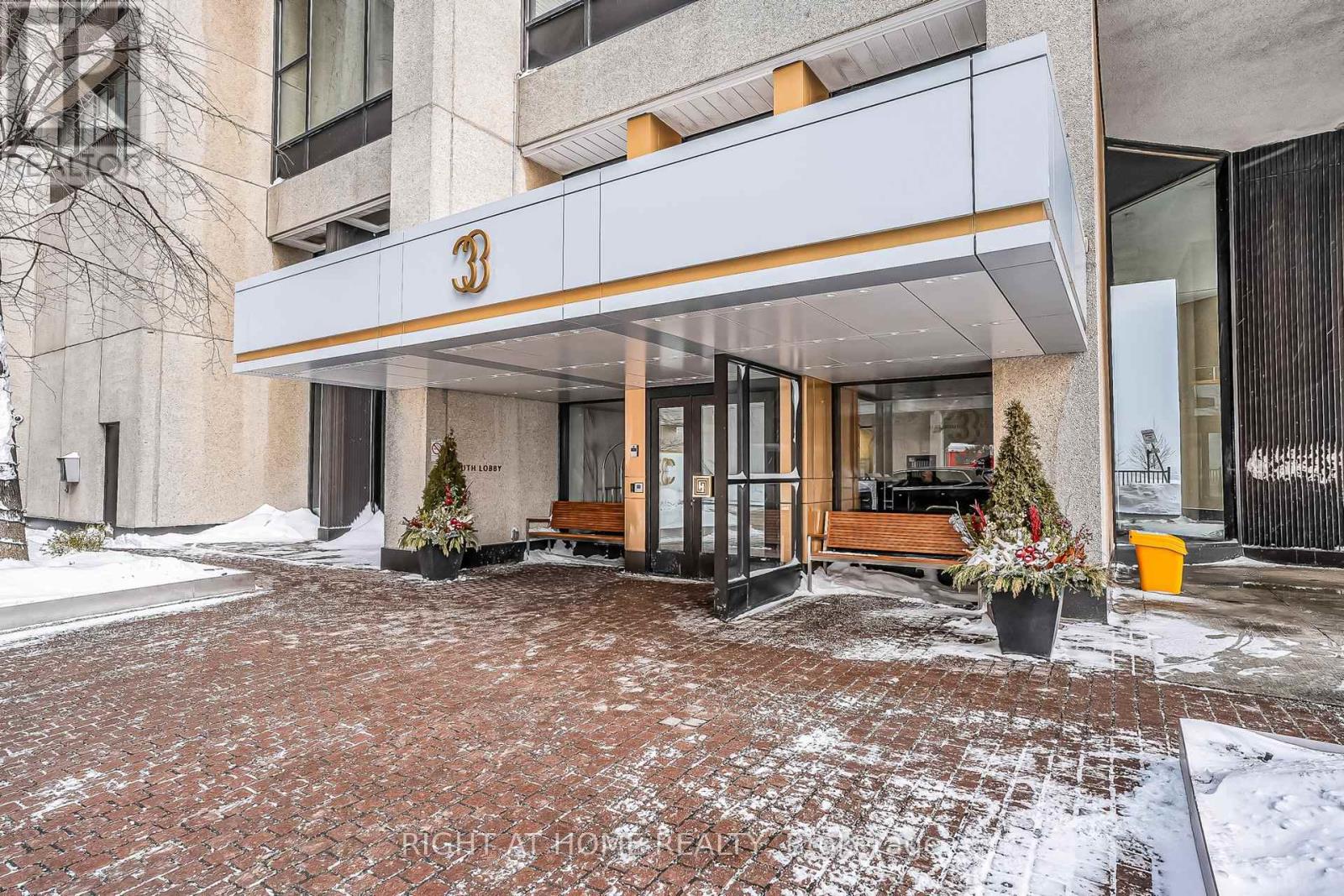 #2019 - 33 Harbour Square, Toronto (Waterfront Communities), Ontario  M5J 2G2 - Photo 3 - C12767028