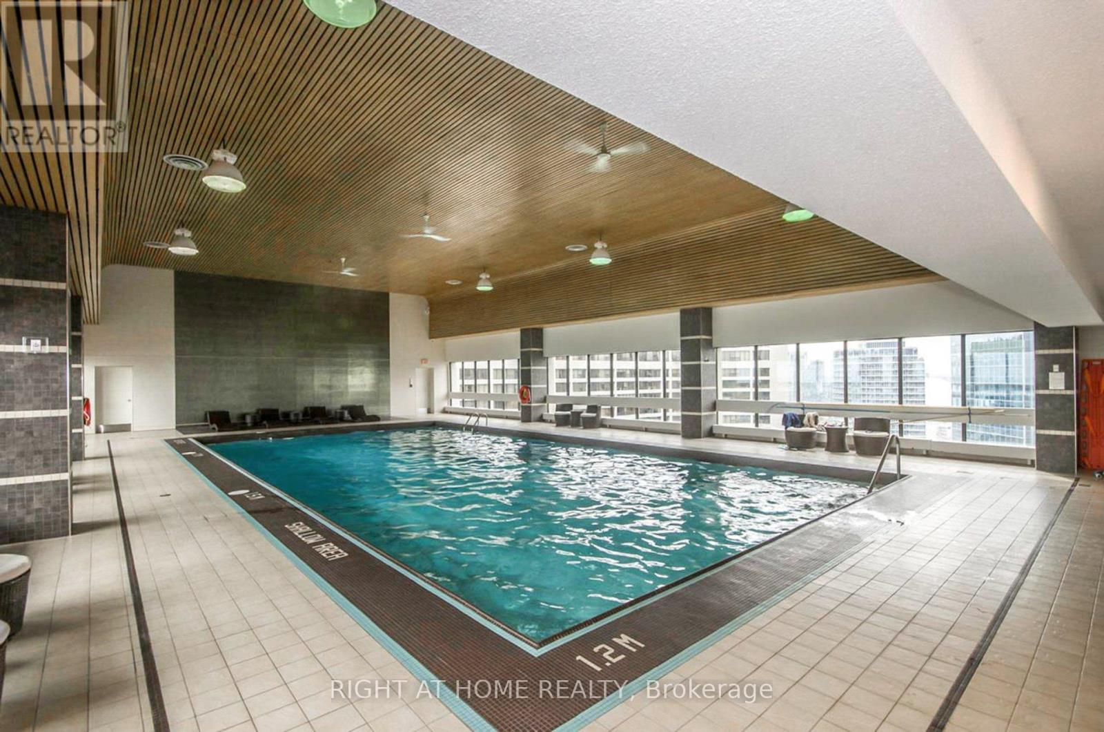 #2019 - 33 Harbour Square, Toronto (Waterfront Communities), Ontario  M5J 2G2 - Photo 32 - C12767028