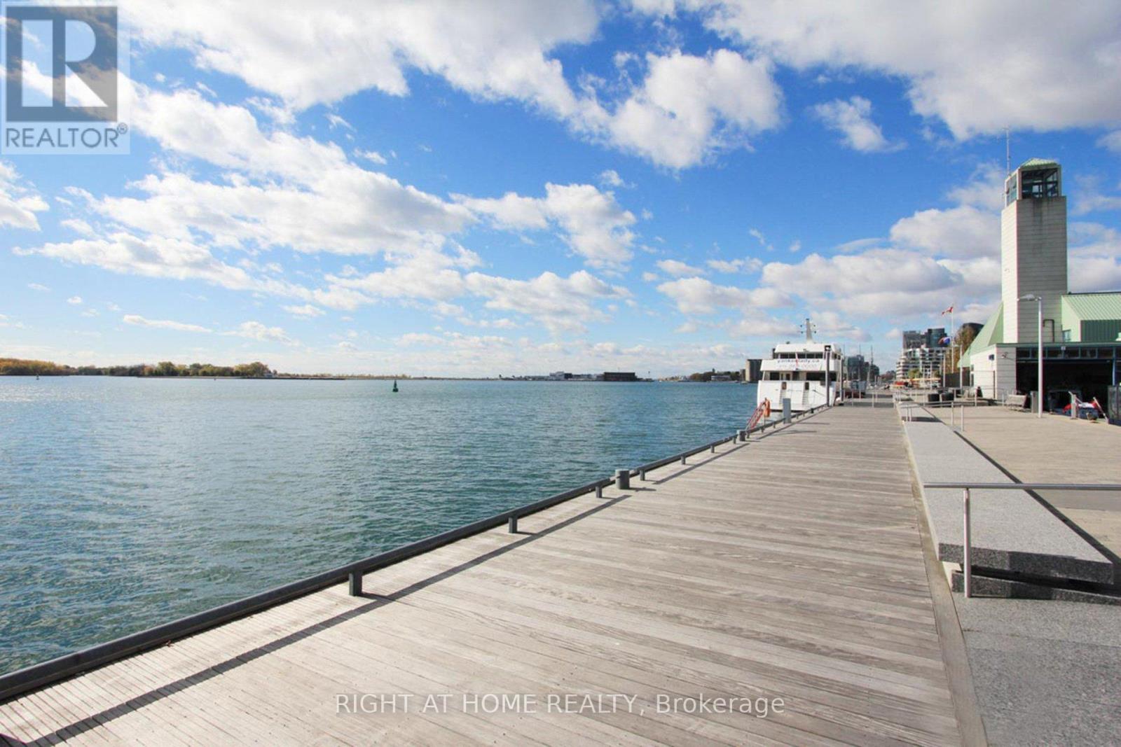 #2019 - 33 Harbour Square, Toronto (Waterfront Communities), Ontario  M5J 2G2 - Photo 38 - C12767028