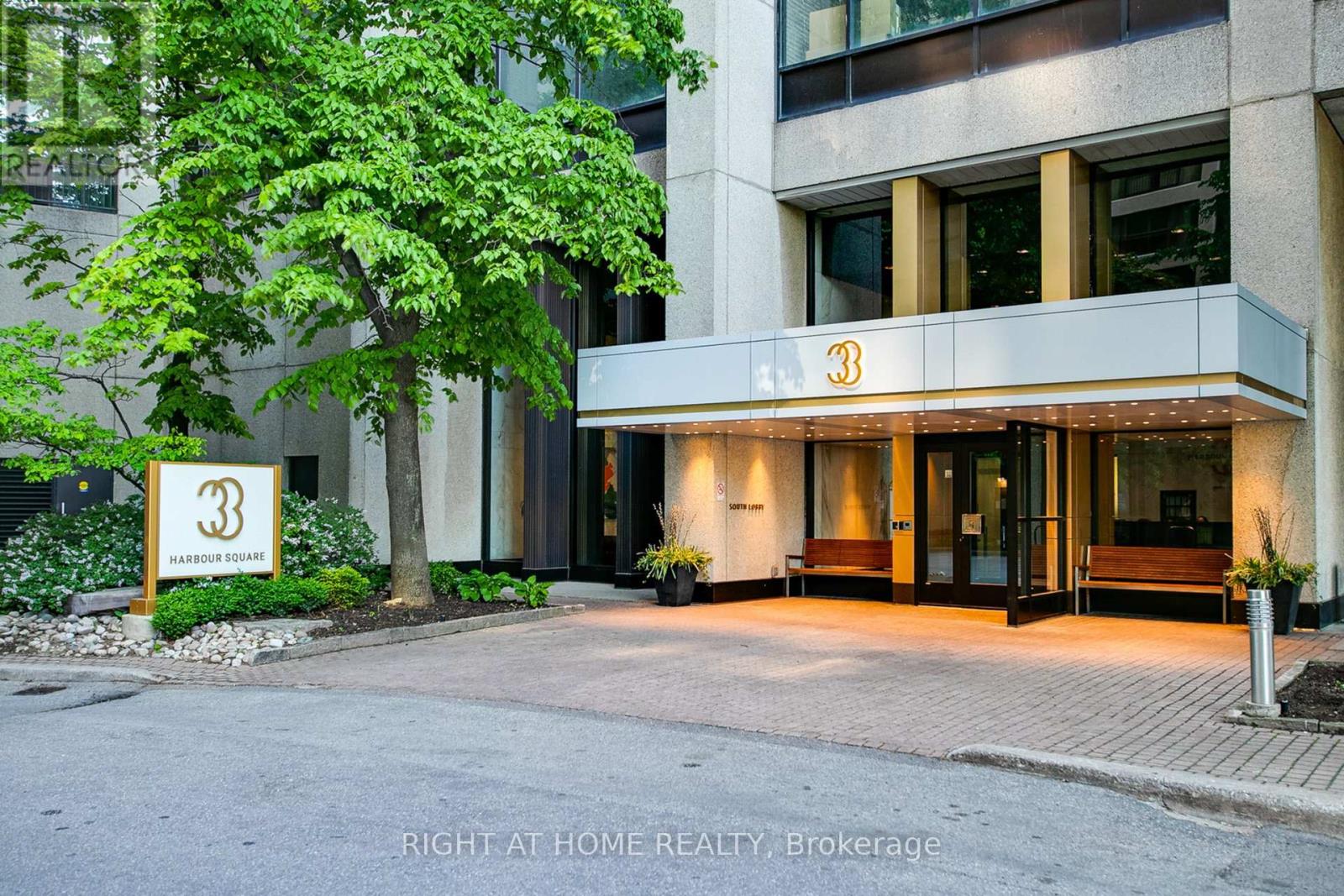 #2019 - 33 Harbour Square, Toronto (Waterfront Communities), Ontario  M5J 2G2 - Photo 4 - C12767028