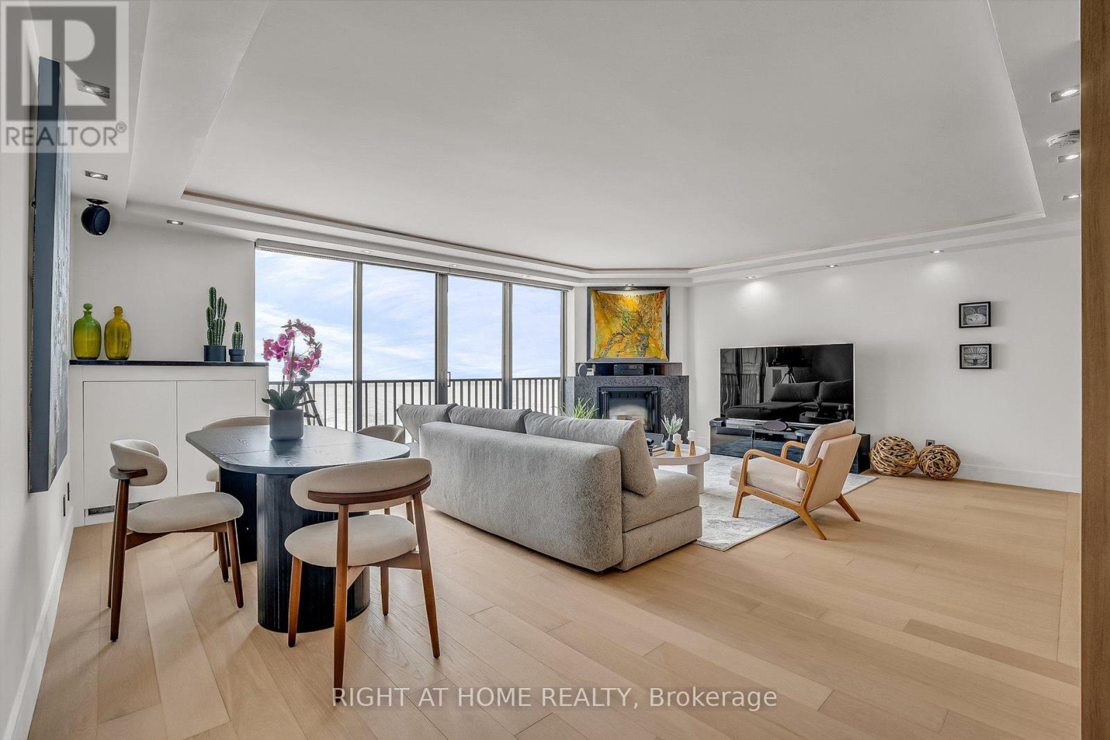 #2019 - 33 Harbour Square, Toronto (Waterfront Communities), Ontario  M5J 2G2 - Photo 7 - C12767028