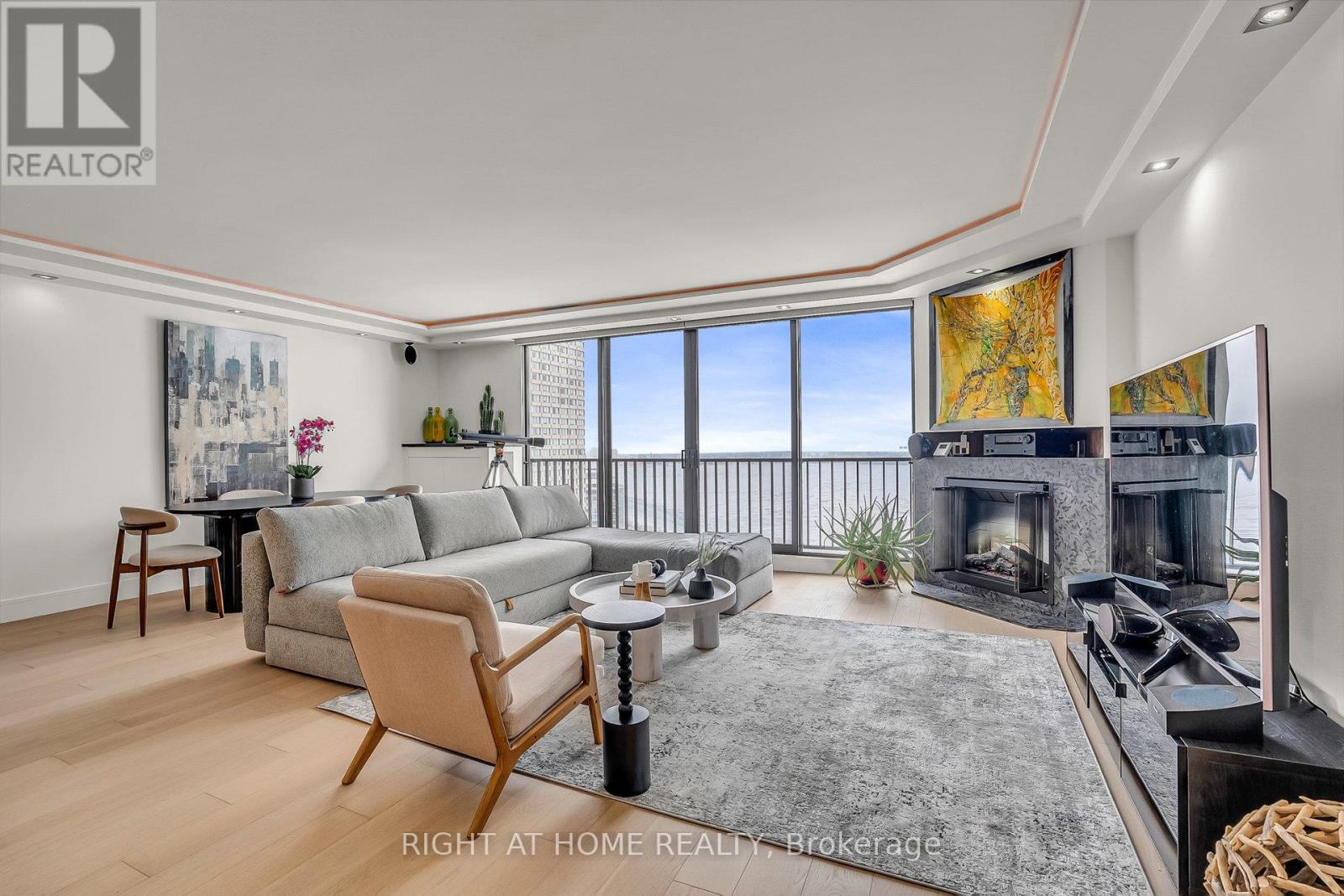 #2019 - 33 Harbour Square, Toronto (Waterfront Communities), Ontario  M5J 2G2 - Photo 8 - C12767028