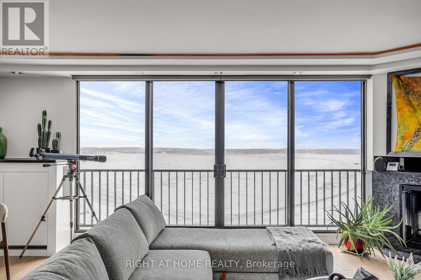 #2019 - 33 Harbour Square, Toronto (Waterfront Communities), Ontario  M5J 2G2 - Photo 9 - C12767028