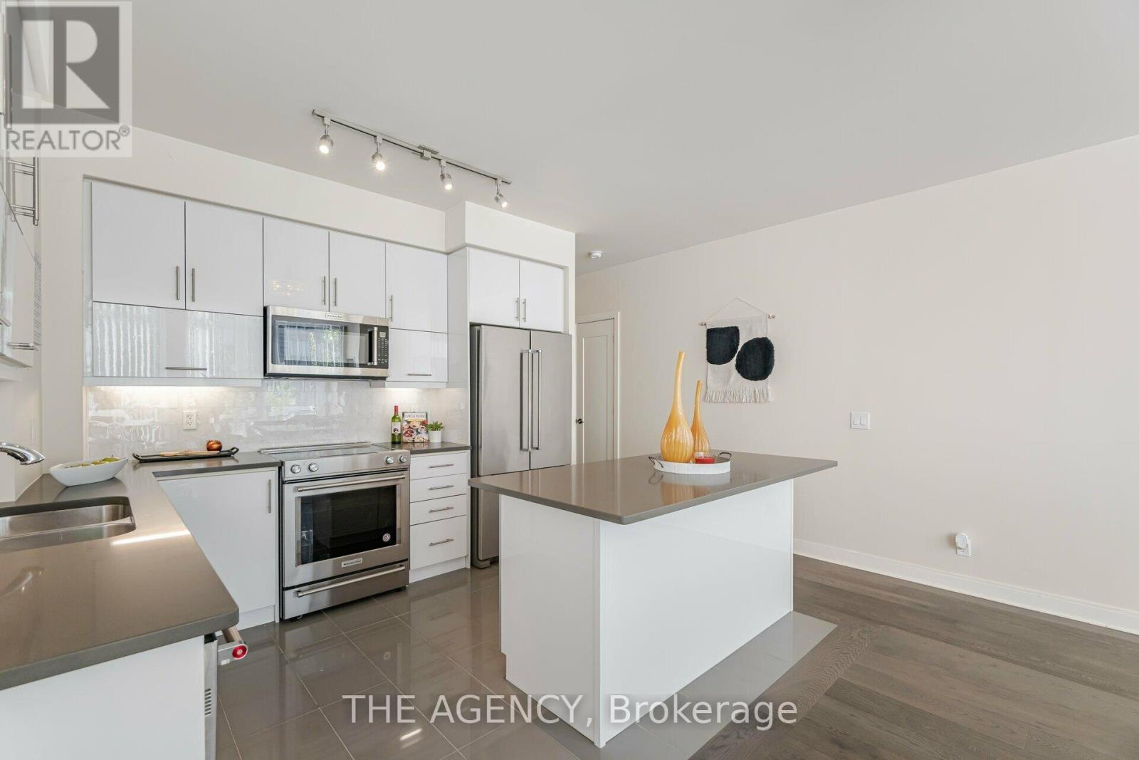 105 - 825 Church Street, Toronto, Ontario  M4W 3Z4 - Photo 8 - C12767042