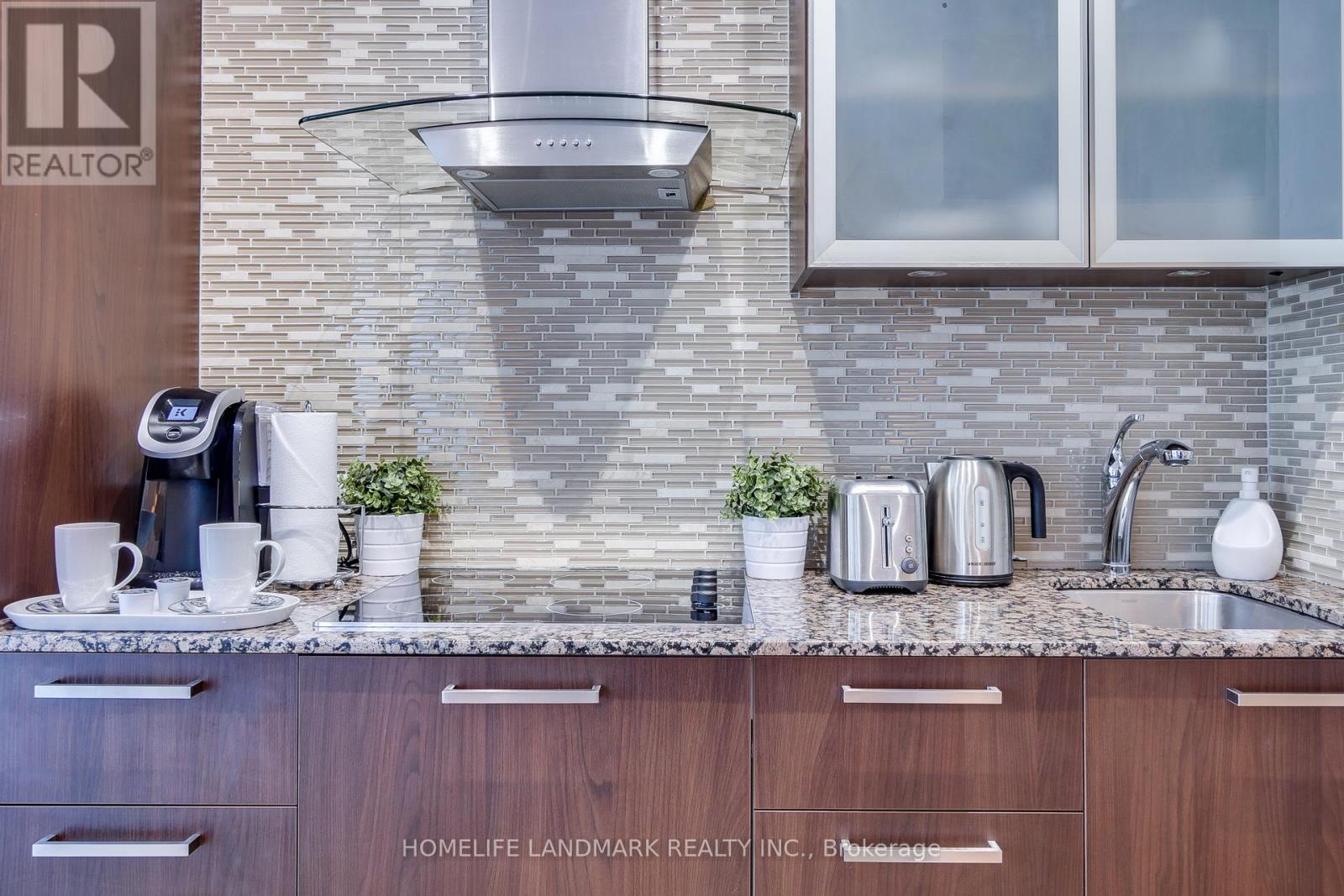 1807 - 14 York Street, Toronto, Ontario  M5J 0A6 - Photo 10 - C12767054