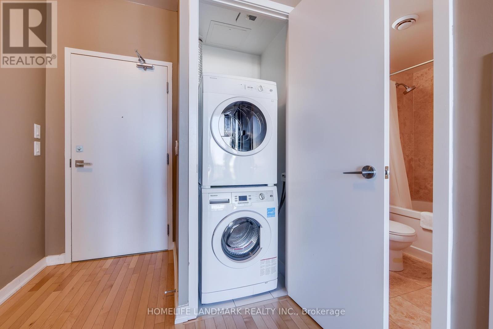 1807 - 14 York Street, Toronto, Ontario  M5J 0A6 - Photo 16 - C12767054