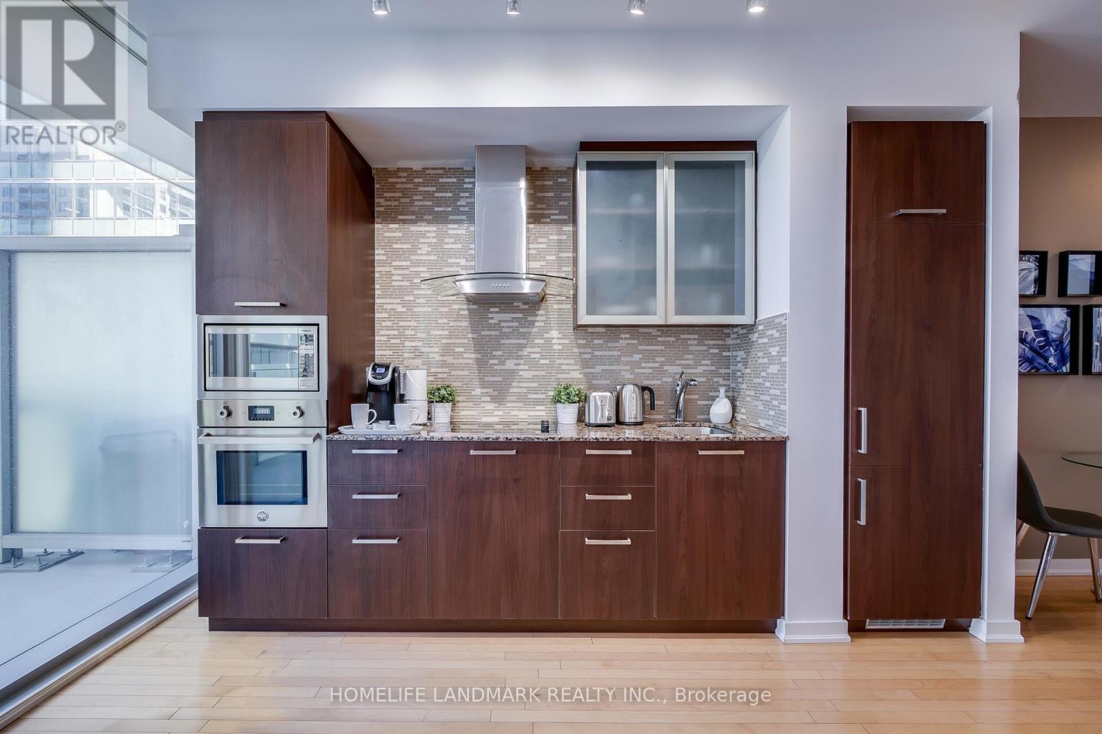 1807 - 14 York Street, Toronto, Ontario  M5J 0A6 - Photo 2 - C12767054