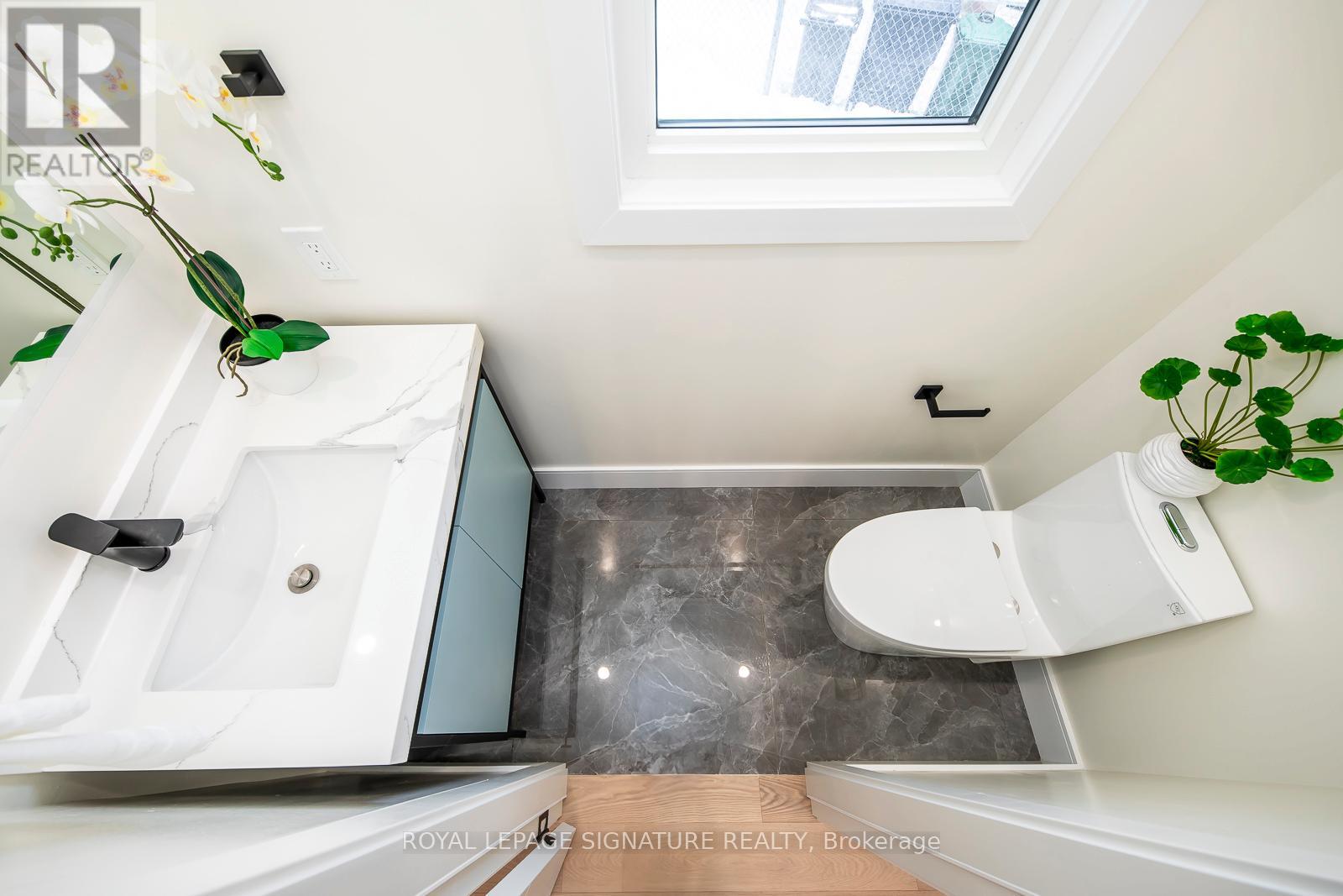 24 Merritt Road, Toronto, Ontario  M4B 3K5 - Photo 13 - E12767100