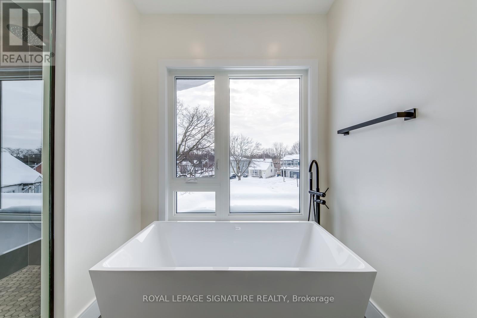 24 Merritt Road, Toronto, Ontario  M4B 3K5 - Photo 21 - E12767100