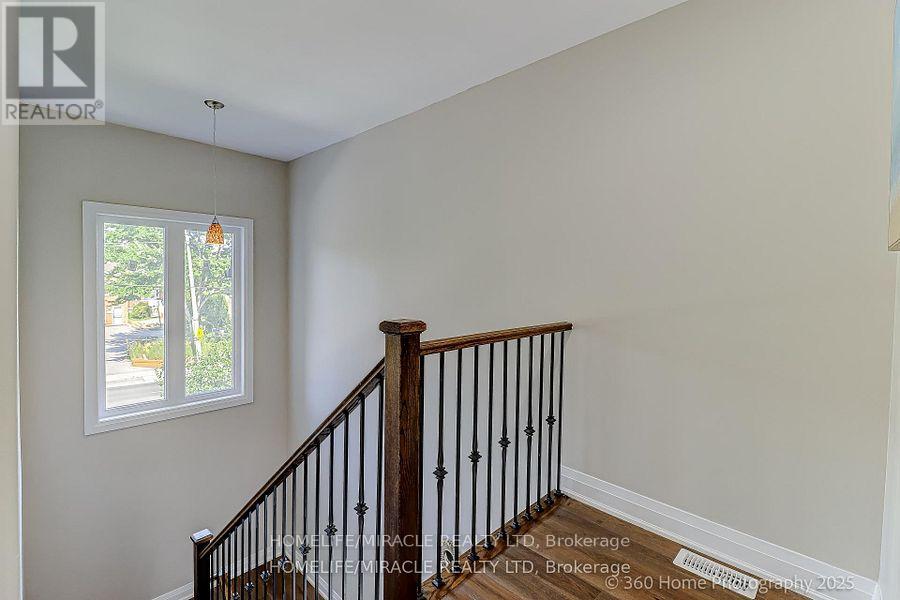 688a Midland Avenue, Toronto, Ontario  M1K 4C6 - Photo 12 - E12767178