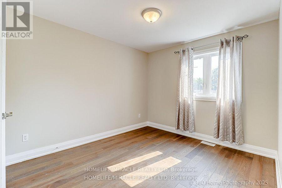 688a Midland Avenue, Toronto, Ontario  M1K 4C6 - Photo 15 - E12767178