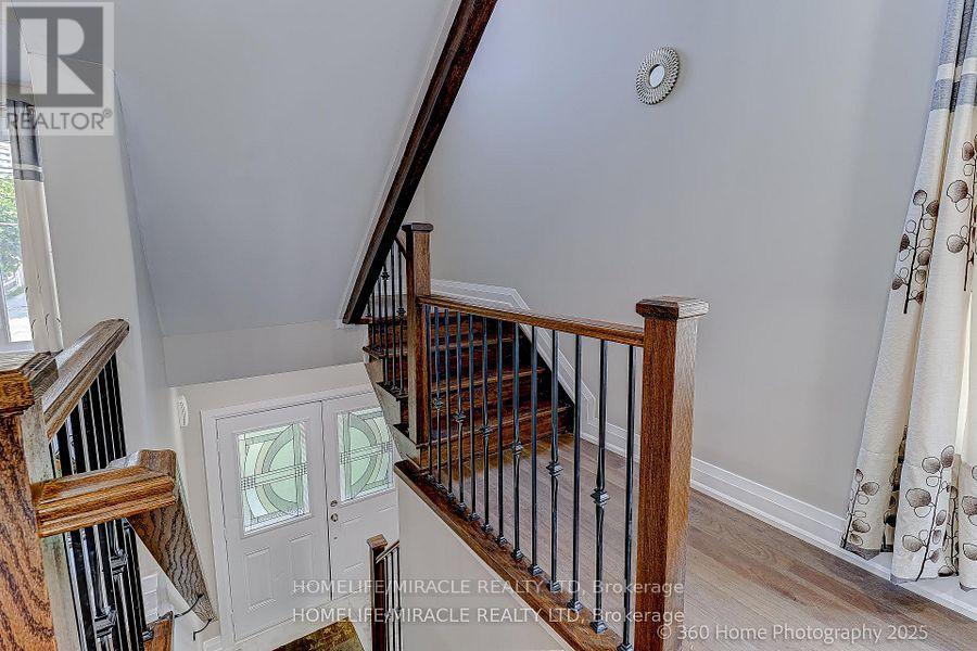 688a Midland Avenue, Toronto, Ontario  M1K 4C6 - Photo 17 - E12767178