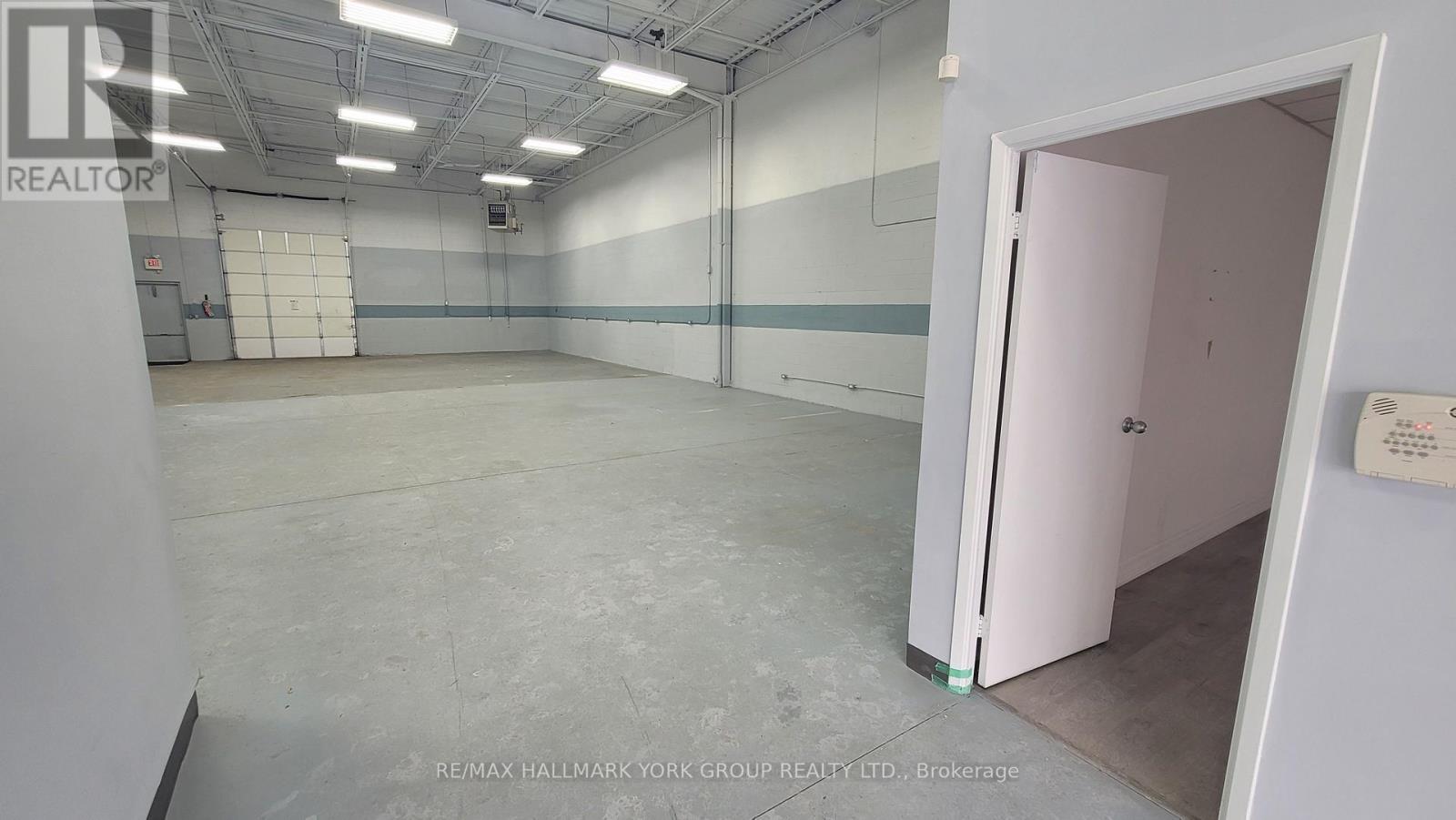 7 - 75 Mary Street, Aurora, Ontario  L4G 1G3 - Photo 8 - N12767164