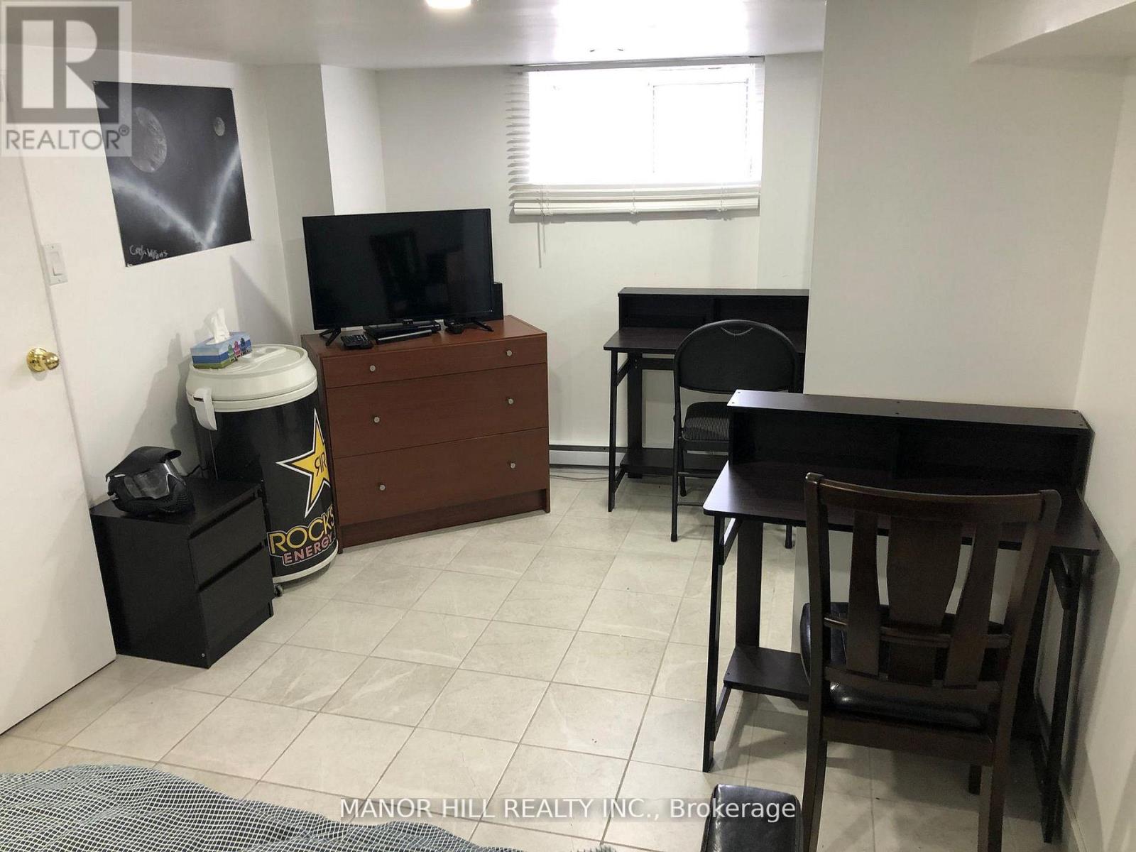 929 Lakeshore Road, Mississauga, Ontario  L5E 1E3 - Photo 27 - W12767016