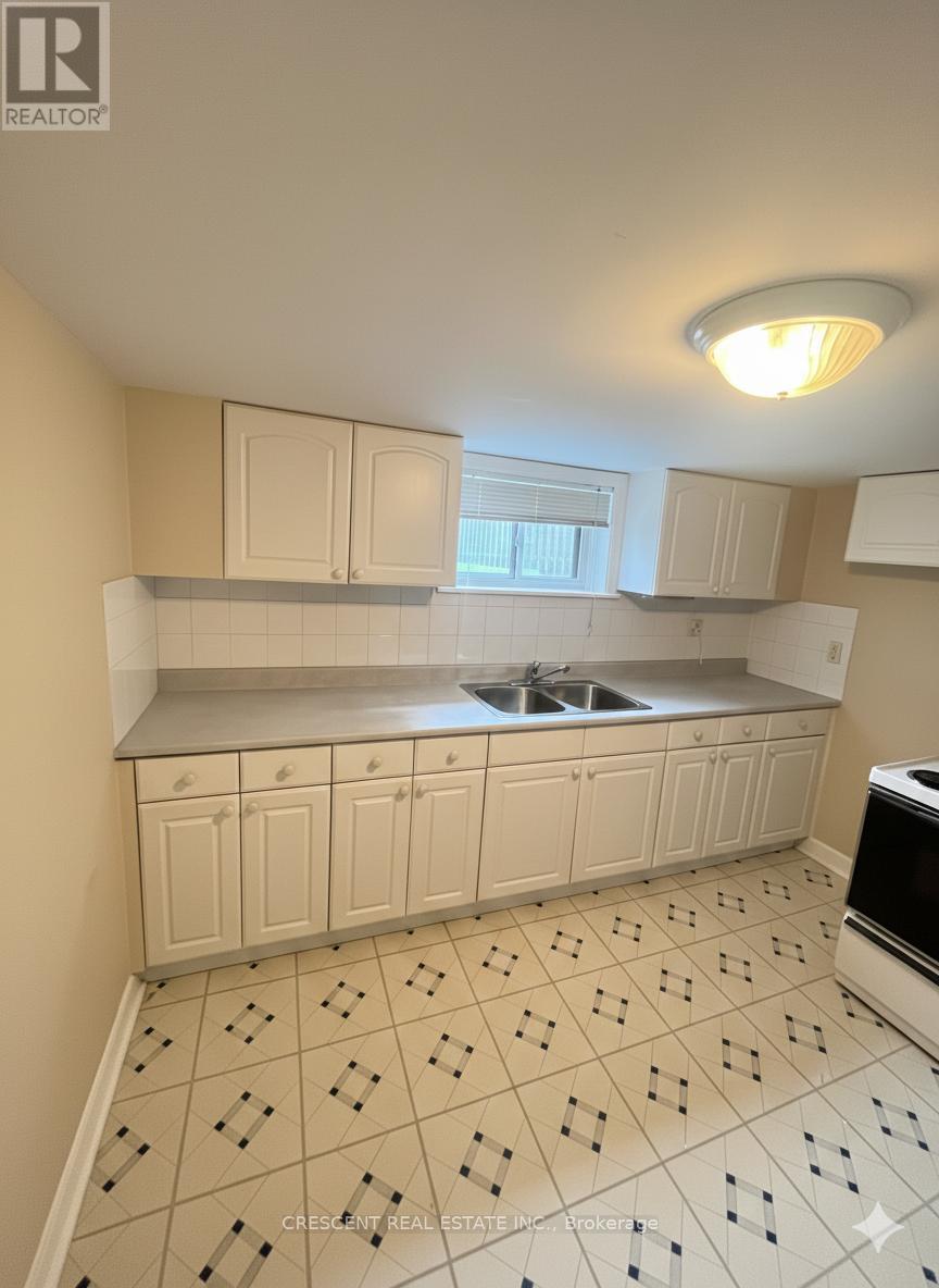 35 Laburnham Avenue, Toronto, Ontario  M8W 1S6 - Photo 2 - W12767048