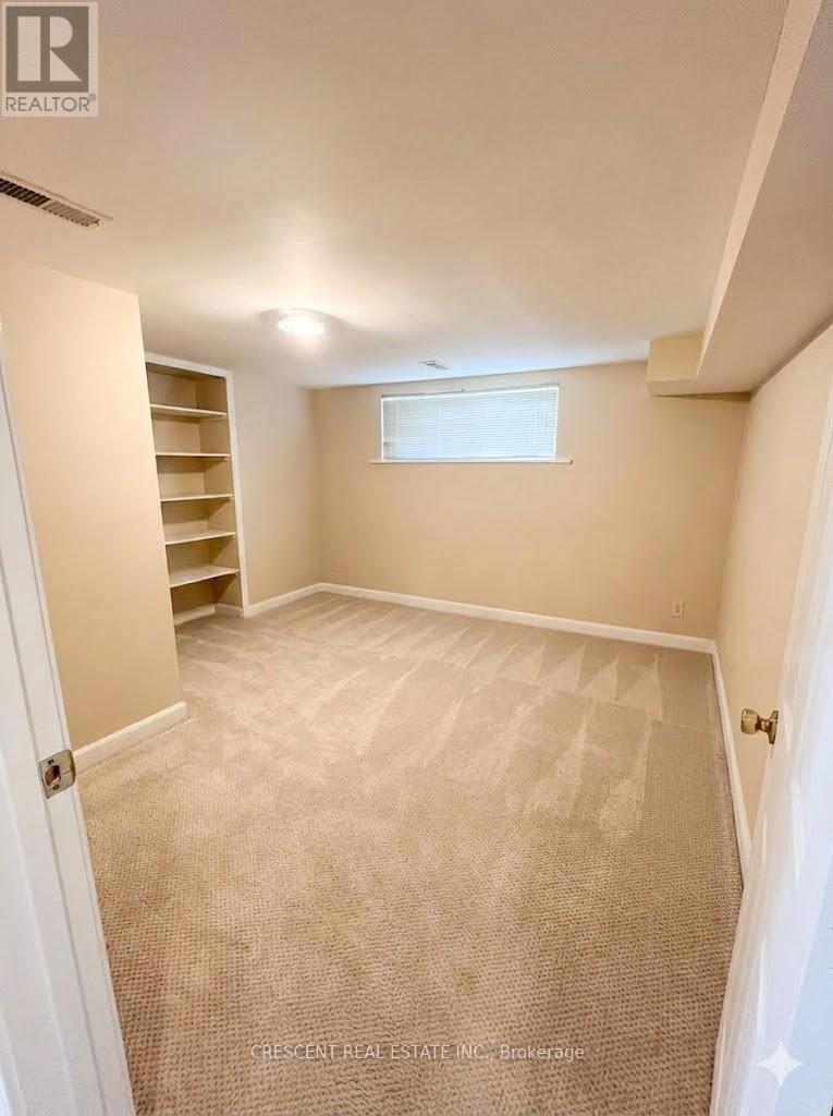 35 Laburnham Avenue, Toronto, Ontario  M8W 1S6 - Photo 5 - W12767048