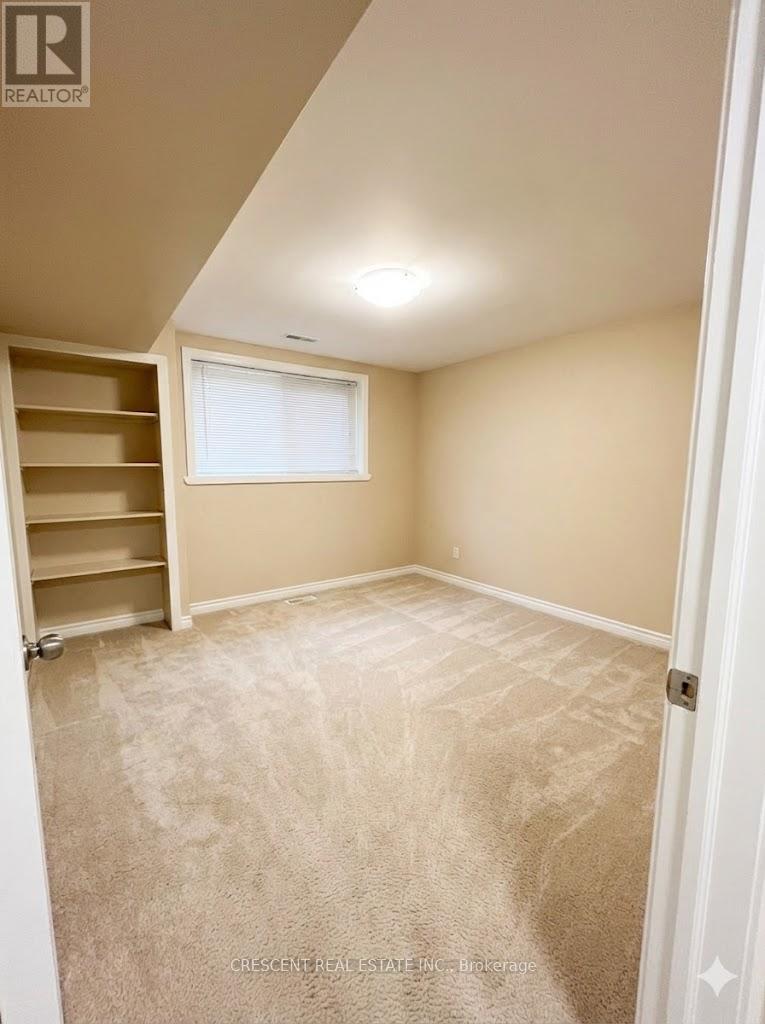 35 Laburnham Avenue, Toronto, Ontario  M8W 1S6 - Photo 6 - W12767048