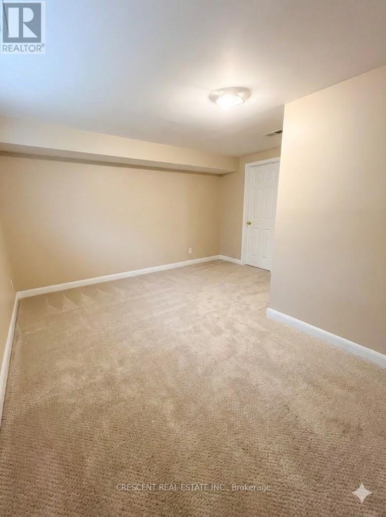 35 Laburnham Avenue, Toronto, Ontario  M8W 1S6 - Photo 7 - W12767048