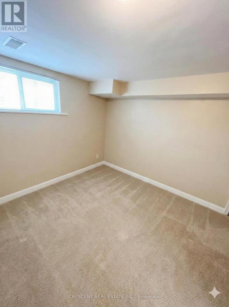 35 Laburnham Avenue, Toronto, Ontario  M8W 1S6 - Photo 8 - W12767048