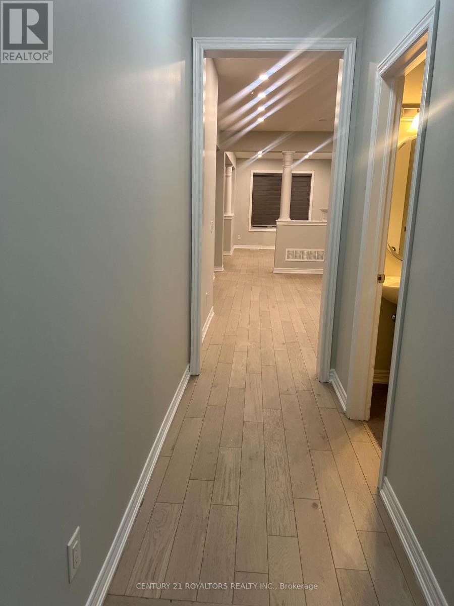 12 Foliage Drive, Brampton, Ontario  L7A 0B6 - Photo 4 - W12767102