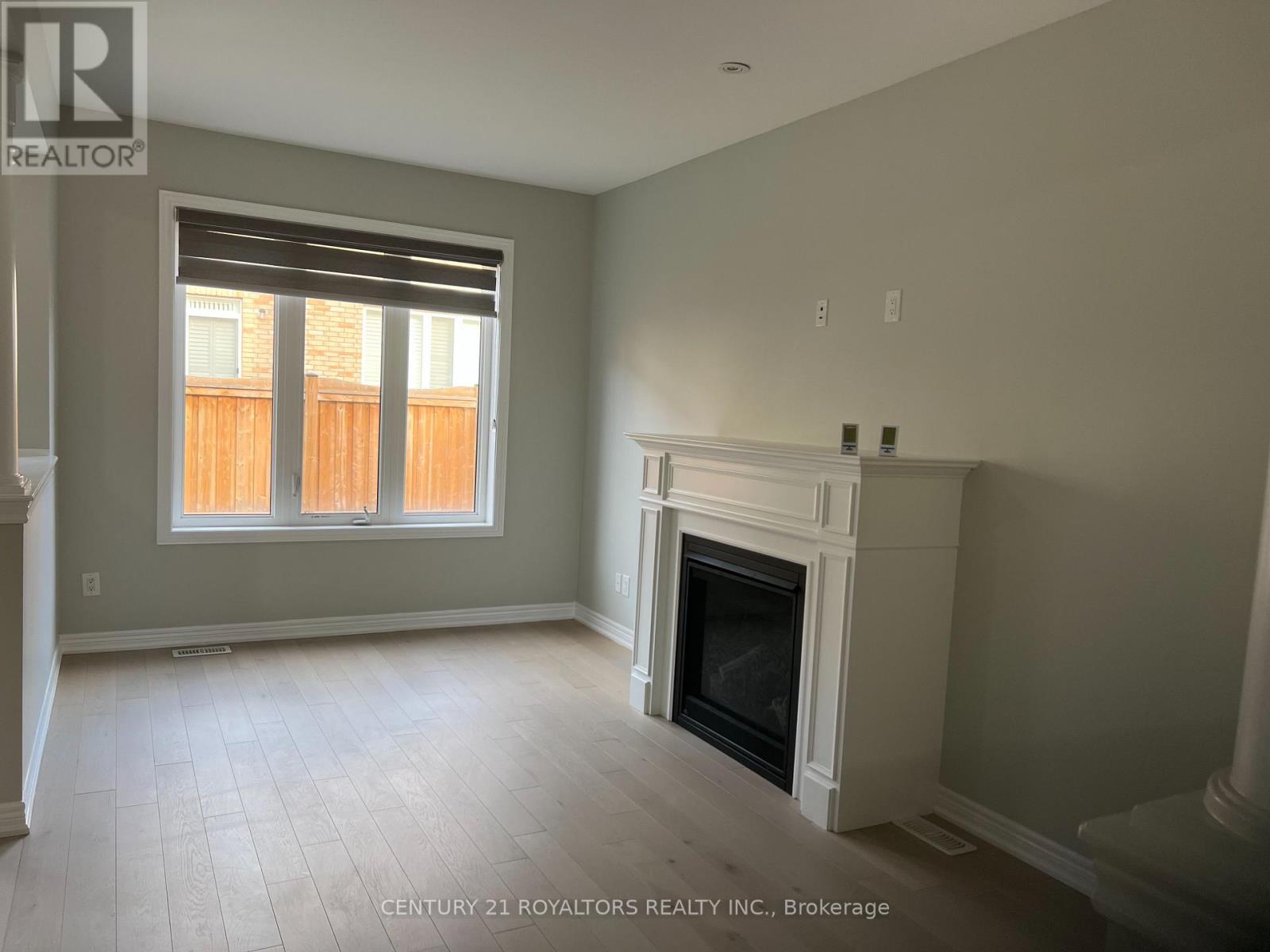 12 Foliage Drive, Brampton, Ontario  L7A 0B6 - Photo 8 - W12767102