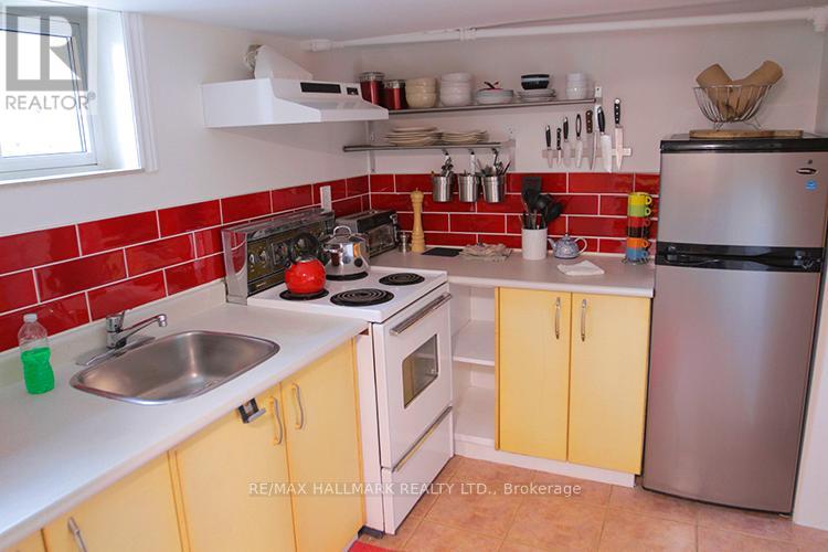 Bsmt - 266 Westmoreland Avenue, Toronto, Ontario  M6H 3A5 - Photo 12 - W12767118