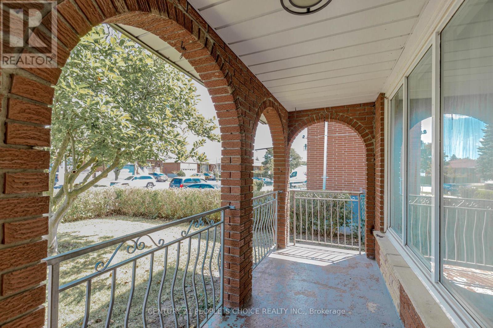 4104 Brandon Gate, Mississauga, Ontario  L4T 3P2 - Photo 5 - W12767126