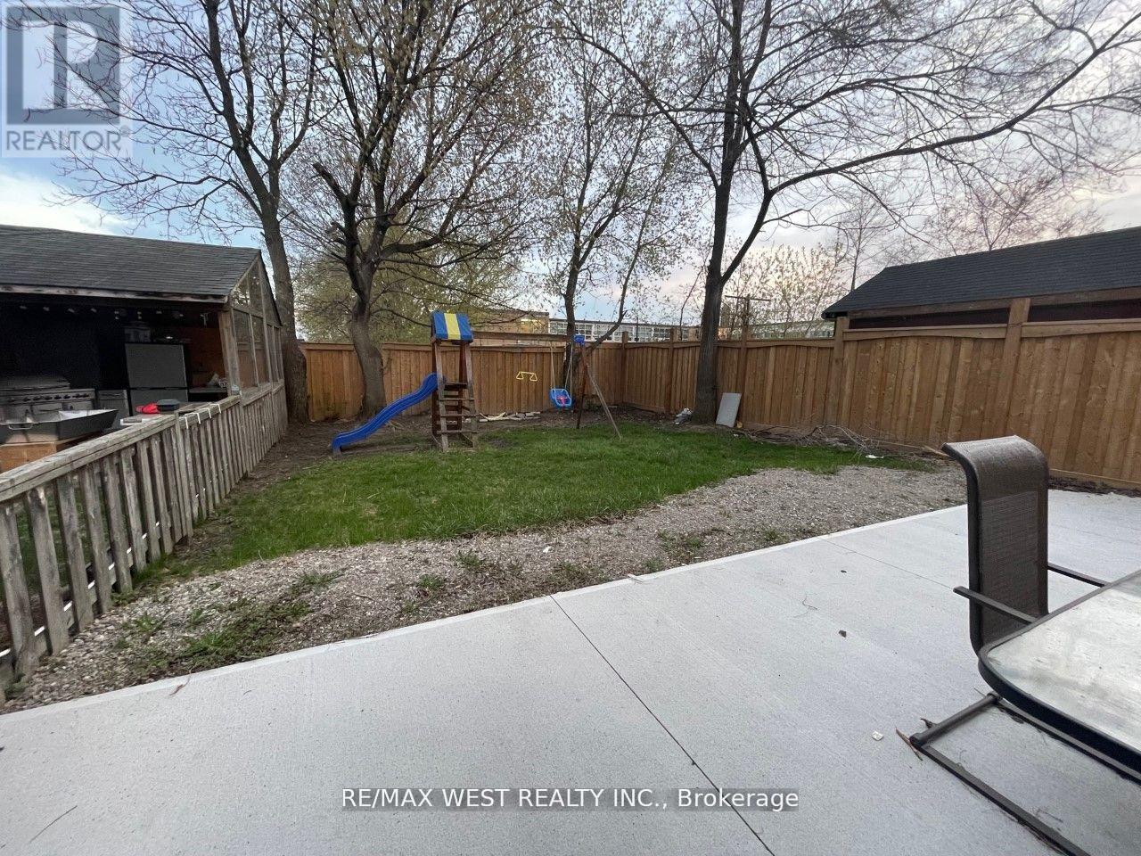 Bsmt - 25 Coronado Court, Toronto, Ontario  M9M 1S6 - Photo 13 - W12767182
