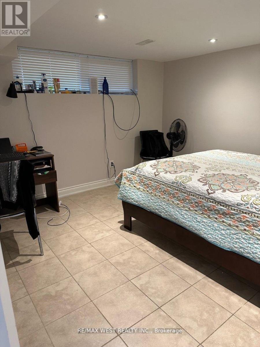 Bsmt - 25 Coronado Court, Toronto, Ontario  M9M 1S6 - Photo 5 - W12767182